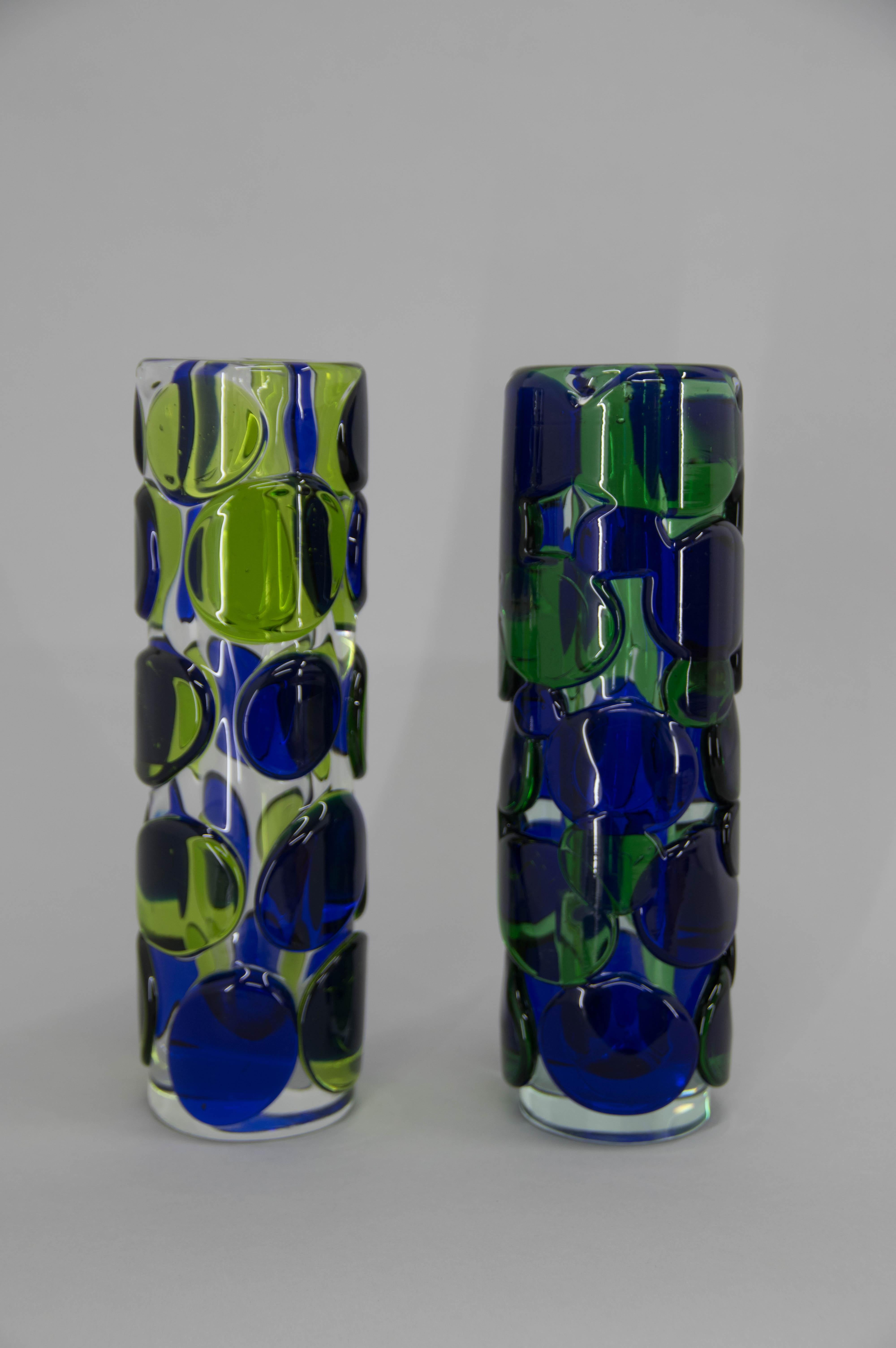 Two Art glass vases by Jaroslav Svoboda. Czechoslovakia, circa 1980. 
Perfect condition without any defect.