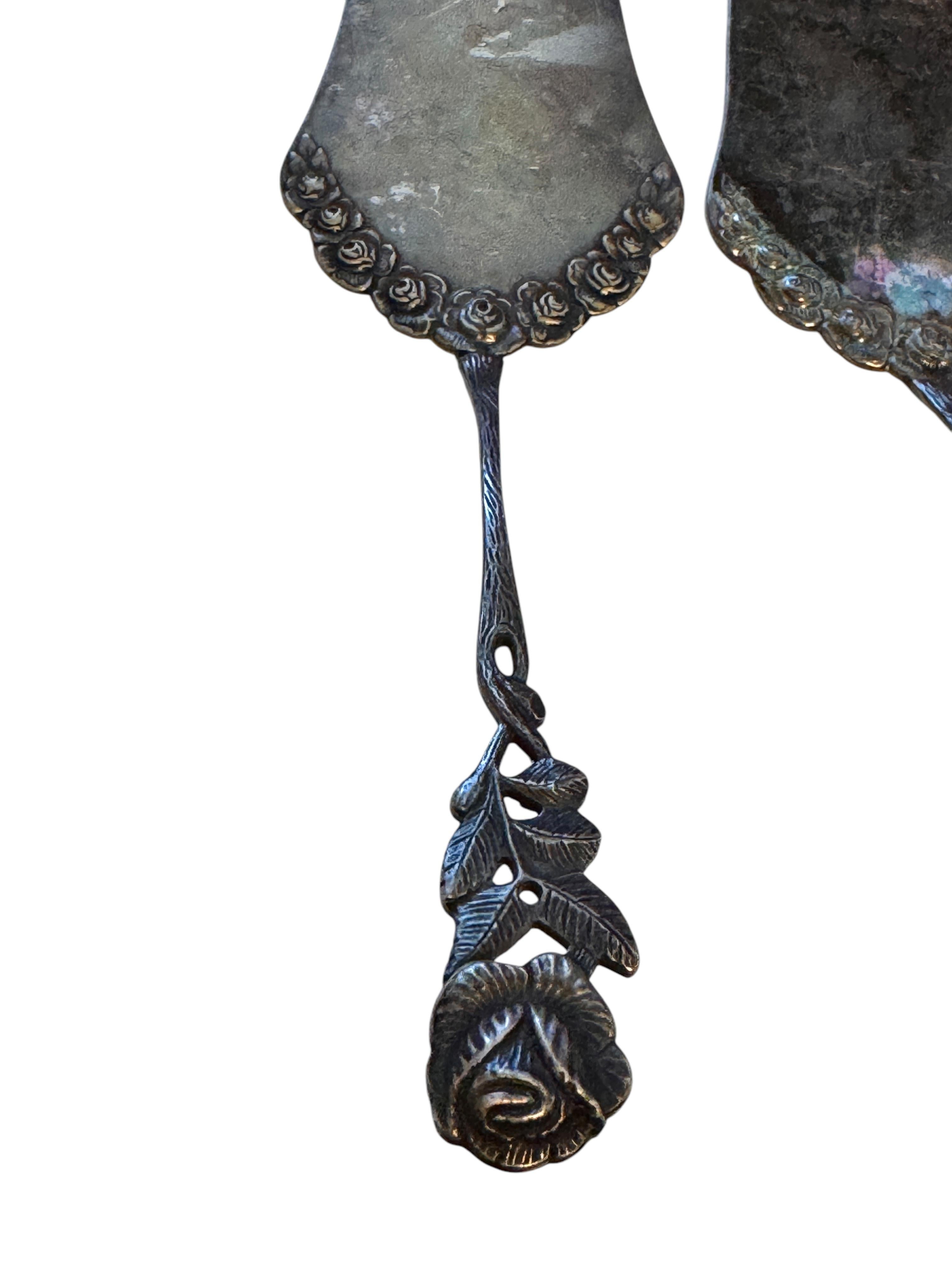 Metallo Set di due posate in argento Hildesheim Rose Art Nouveau, paletta per dolci, tedesco in vendita