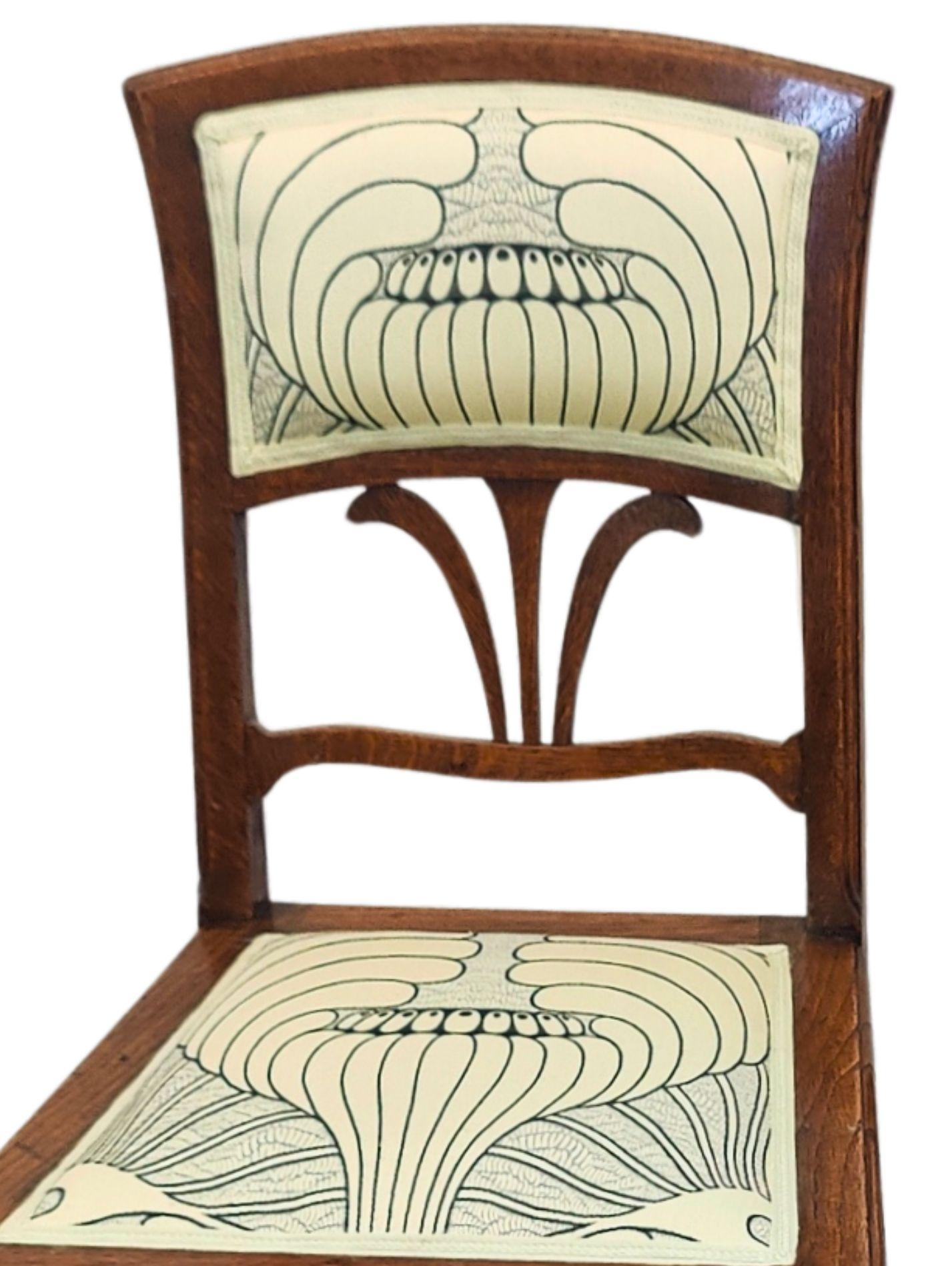 Set of Two Art Nouveau Oak Chairs, circa 1900 For Sale 2