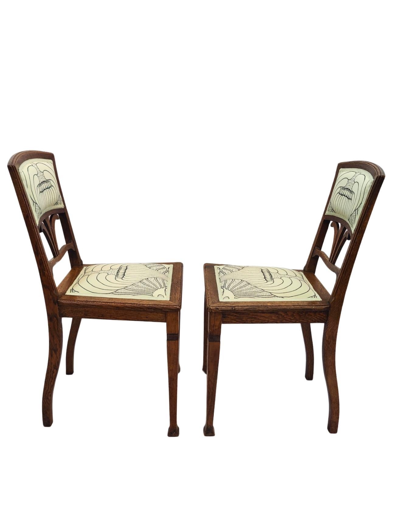 Lucidato Set di due sedie Art Nouveau Oak in vendita