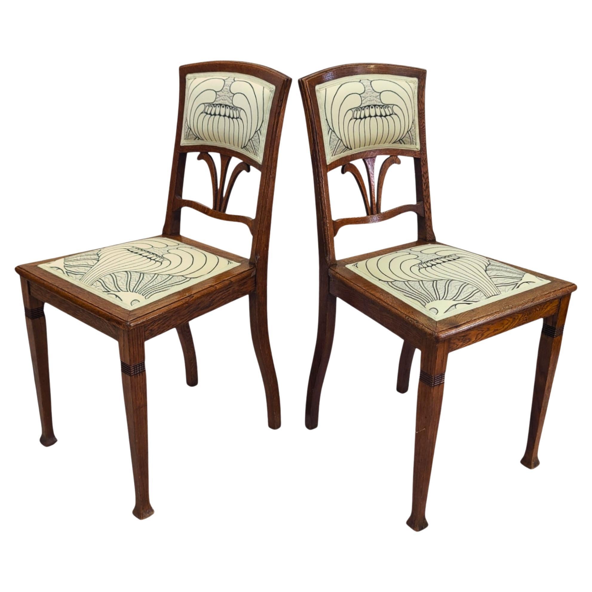 Ensemble de deux chaises Art Nouveau en chêne