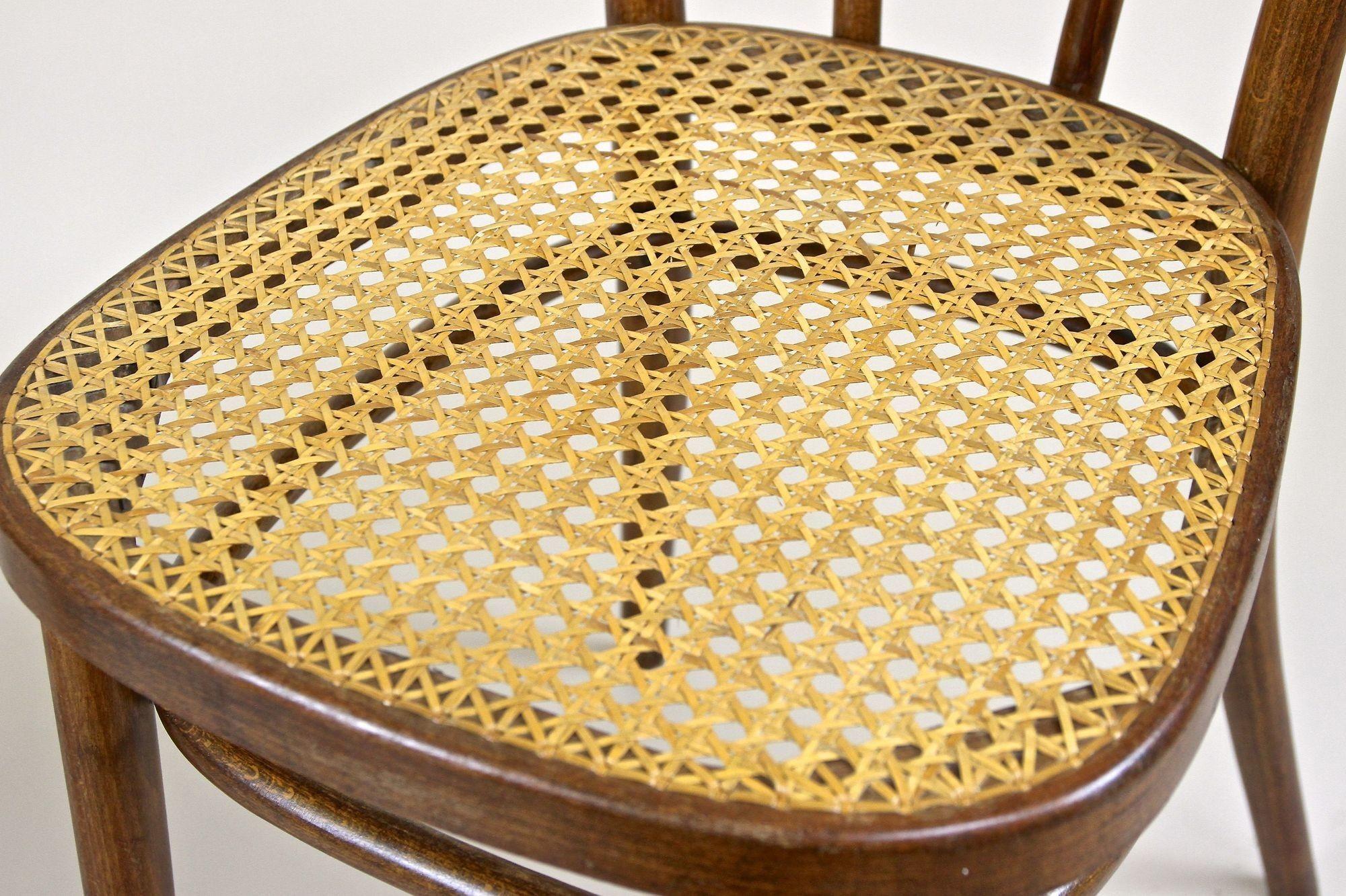 Zwei Jugendstil Thonet Bugholzstühle, Vienesse Mesh, AT ca. 1895 im Angebot 5