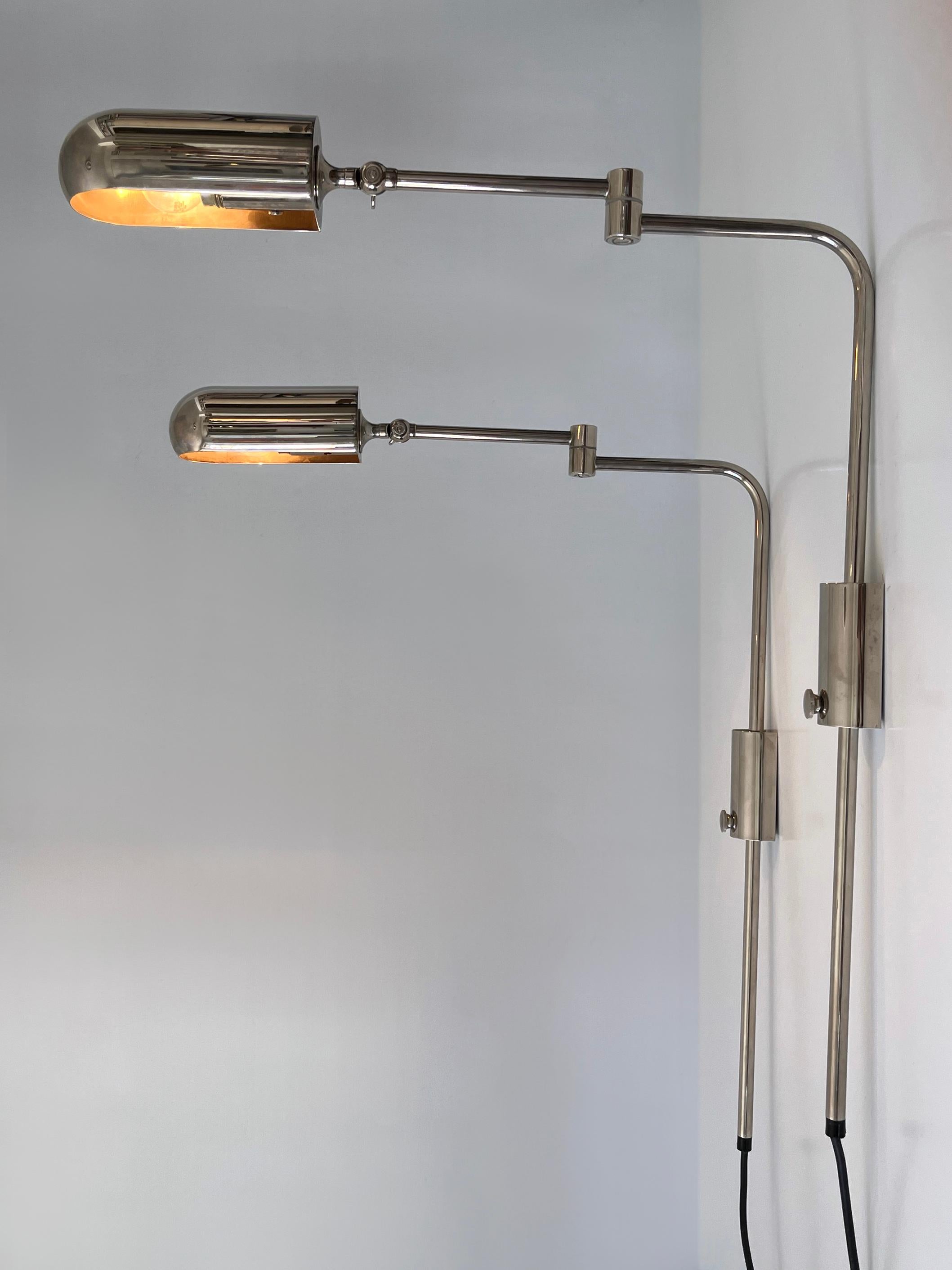 Plaqué Ensemble de deux appliques ou liseuses articulées par Florian Schulz 1970 en vente