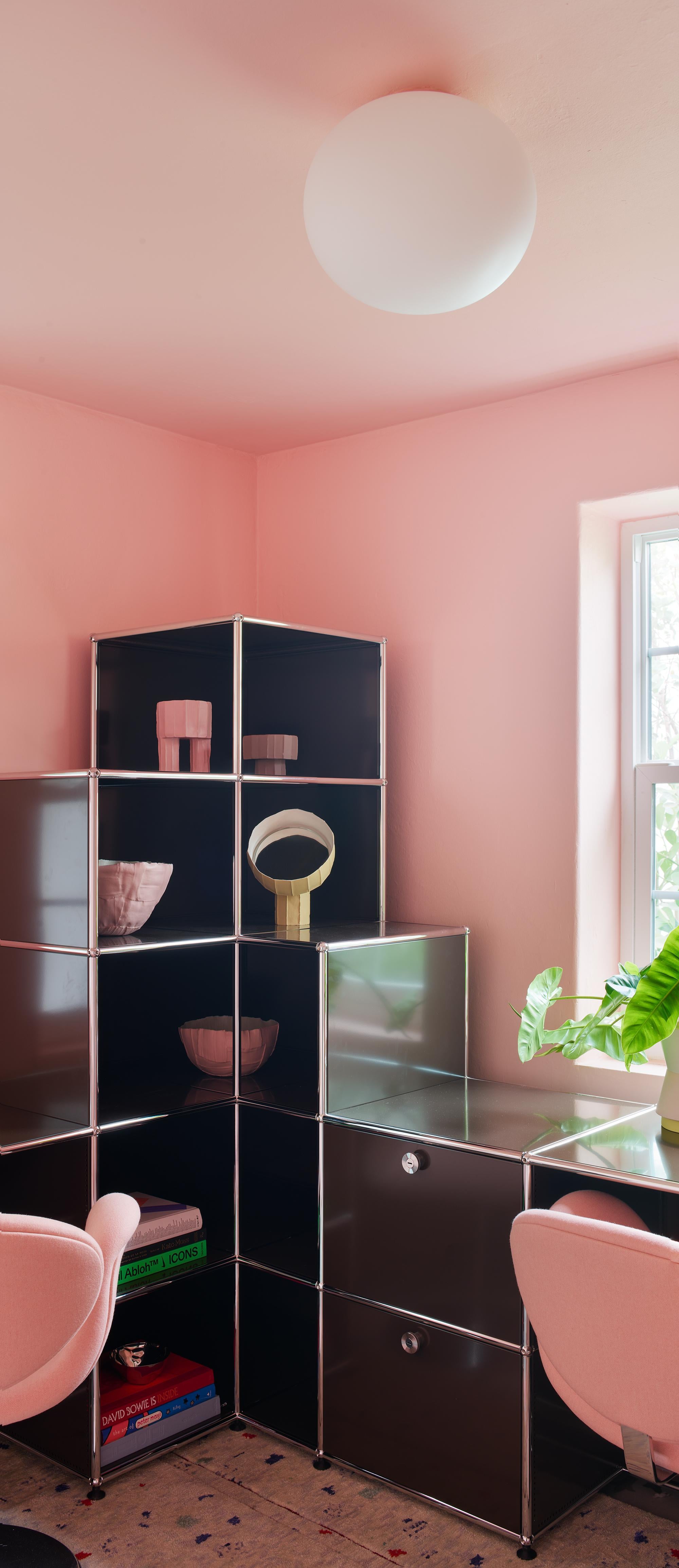 Juego de dos sillones giratorios tulipán rosa Artifort by Pierre Paulin by Stock en Excelente estado para la venta en New York, NY