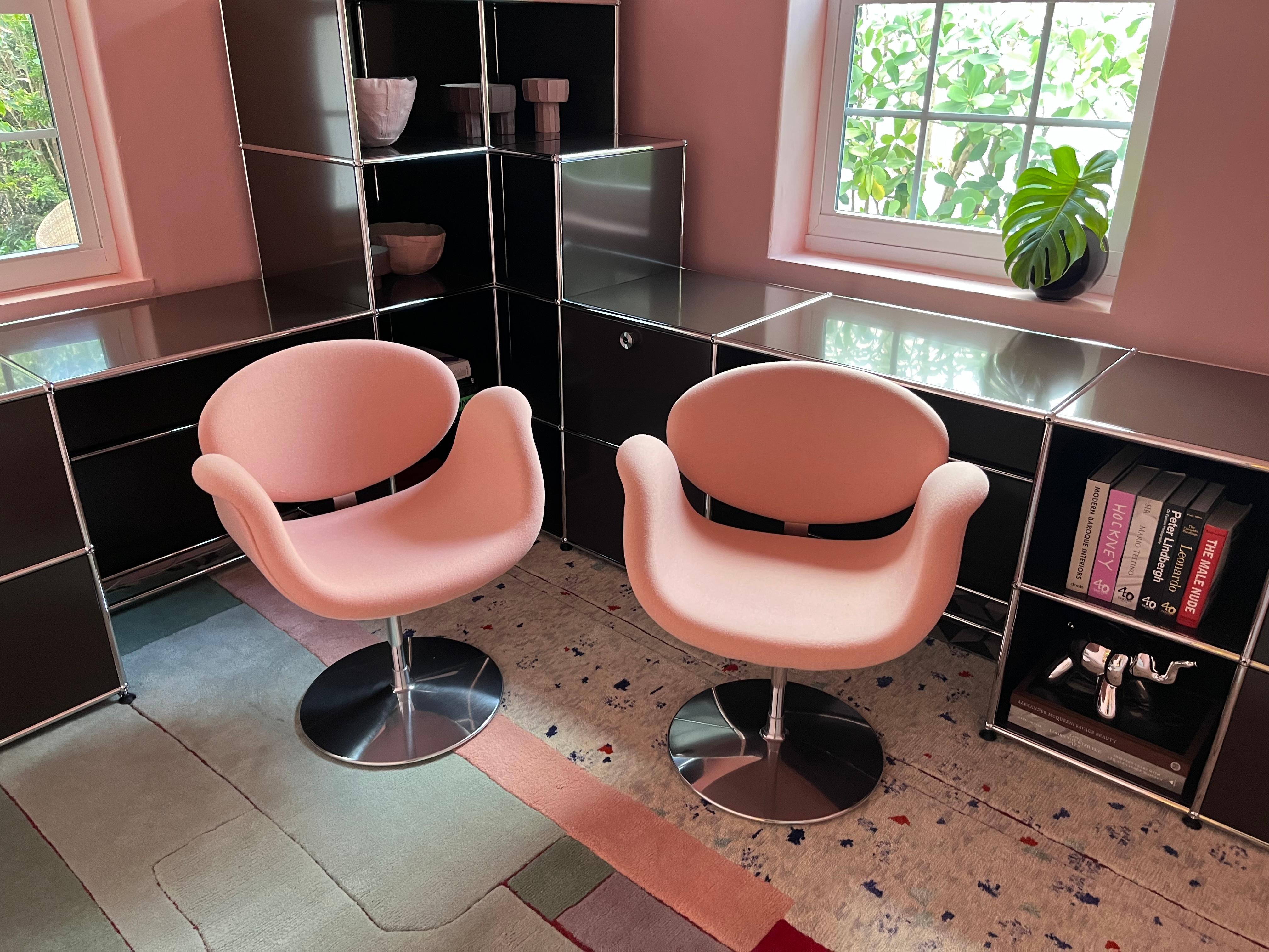 Juego de dos sillones giratorios tulipán rosa Artifort by Pierre Paulin by Stock en venta 2