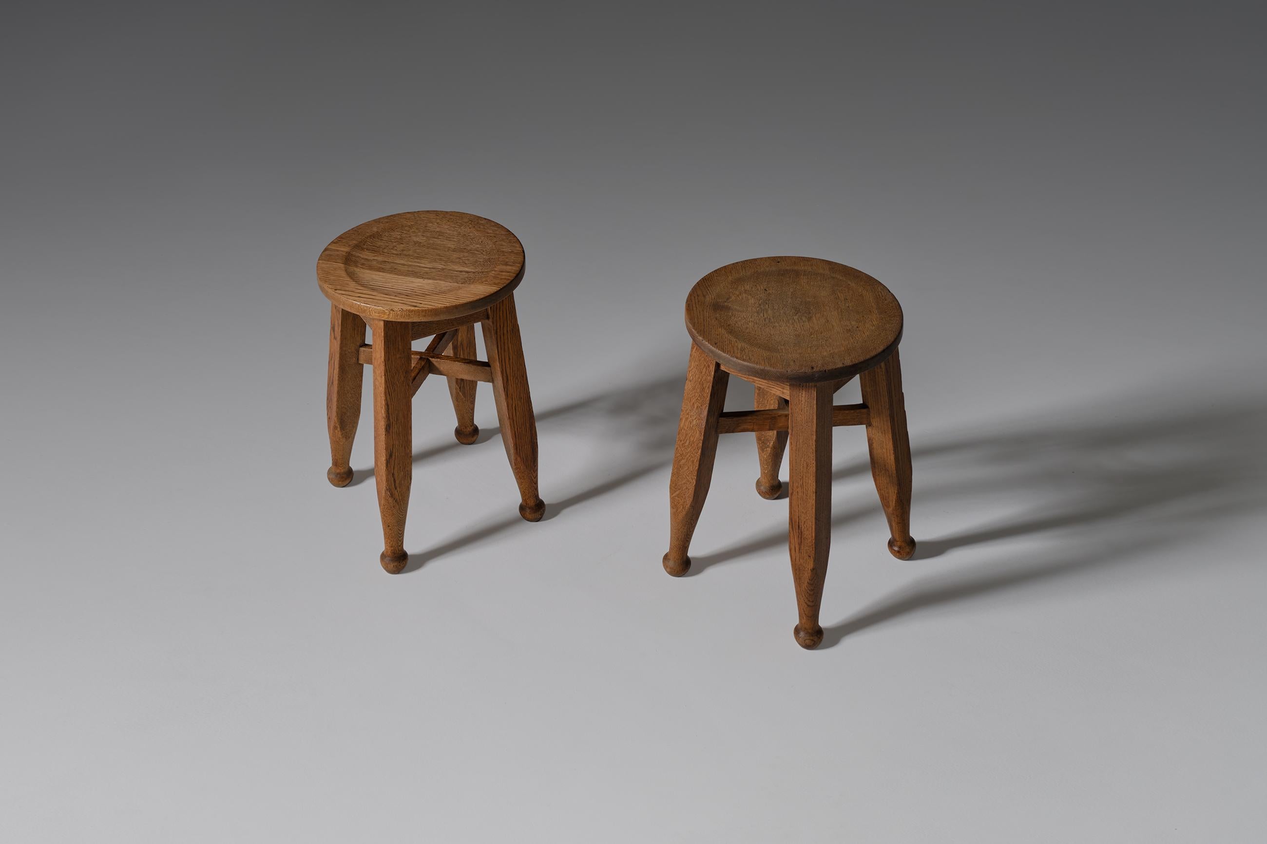 Set of Two Arts & Crafts Oak Stools In Good Condition In Rotterdam, NL