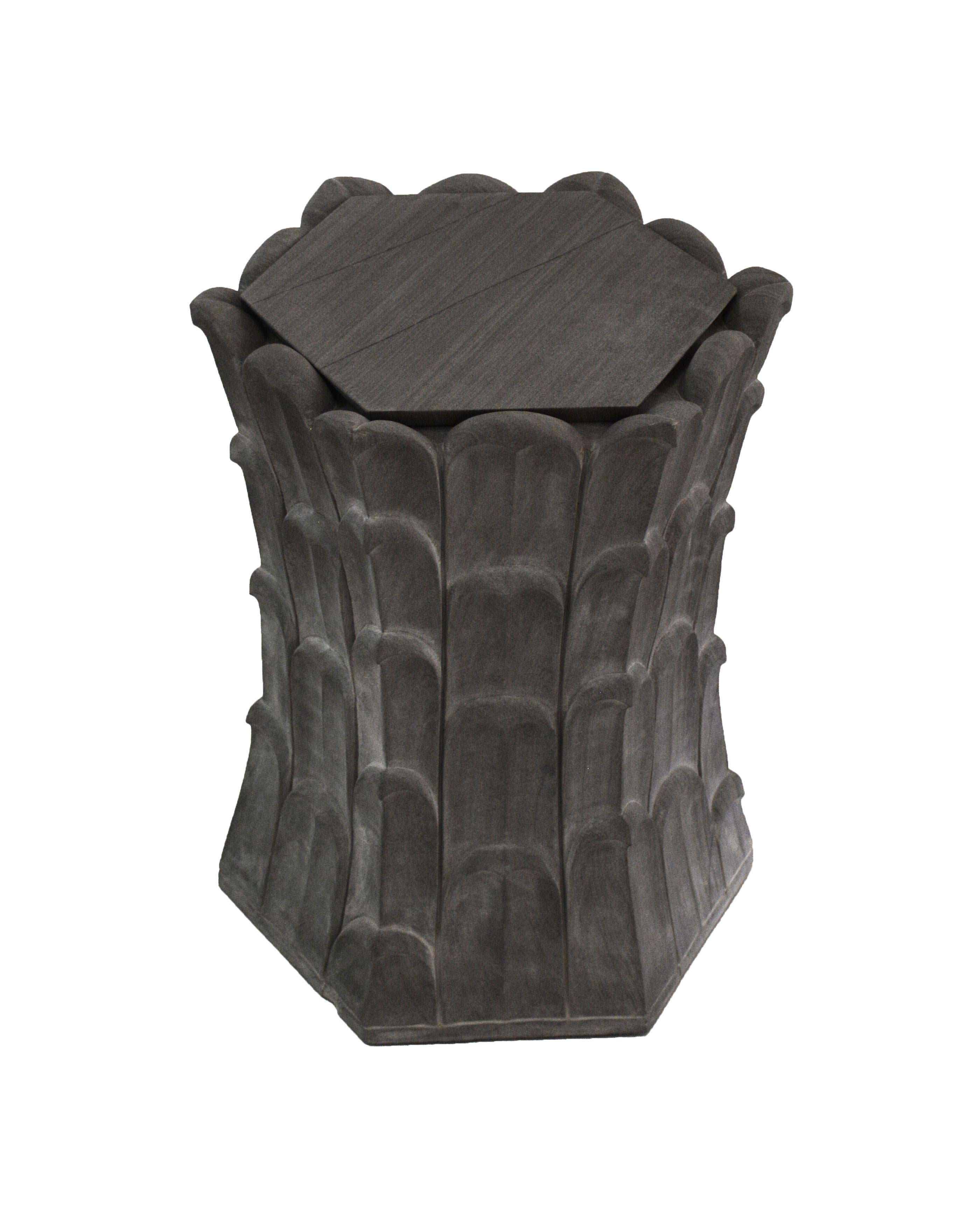 Indien Ensemble de deux tables d'appoint Bamboo Grove en pierre grise Agra, fabriquées à la main en Inde en vente