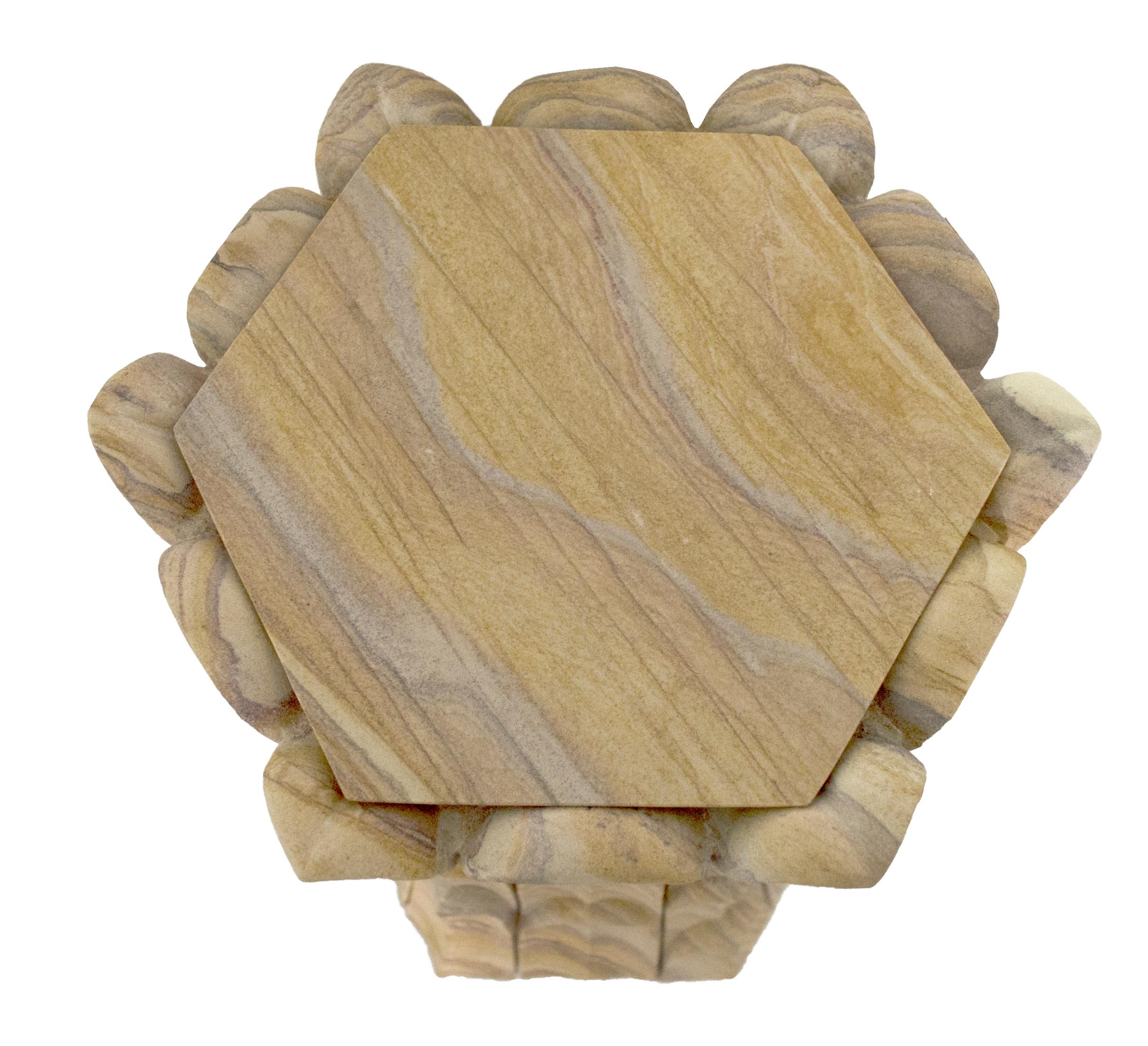 Autre Ensemble de deux tables d'appoint en bambou Grove et pierre de teck arc-en-ciel fabriquées à la main en Inde en vente