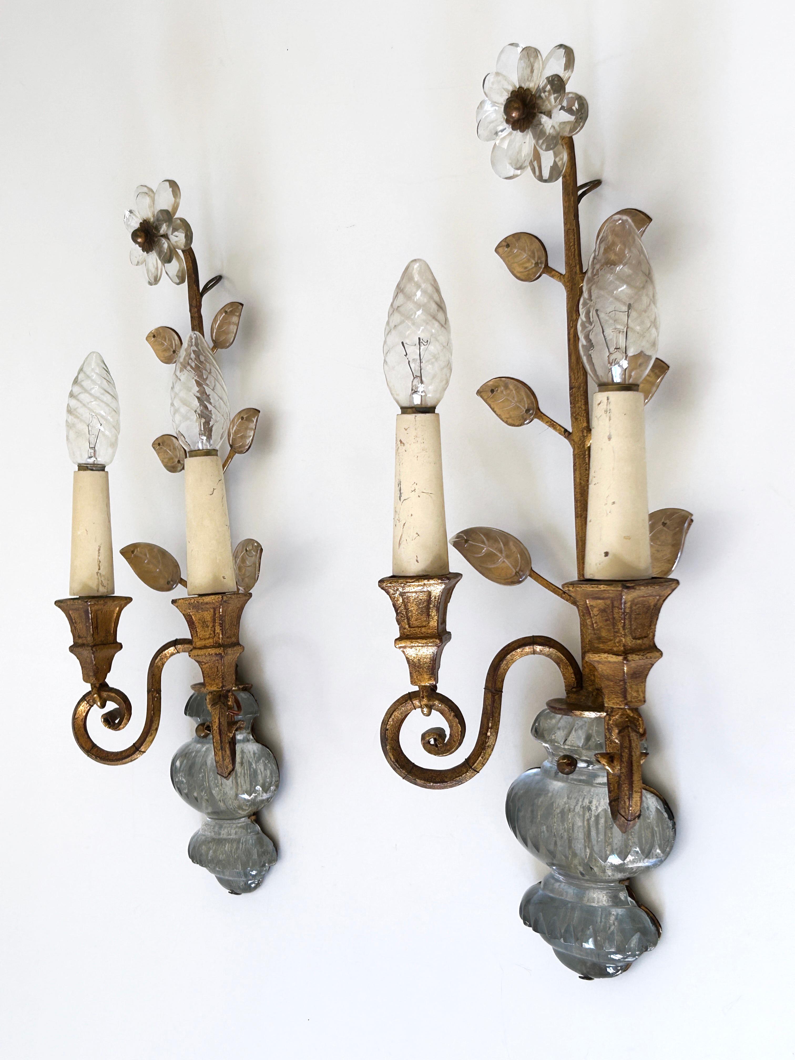 Set di due lampade da parete o scendiletto in cristallo e metallo dorato Banci Firenze 1960s Italia in vendita 8