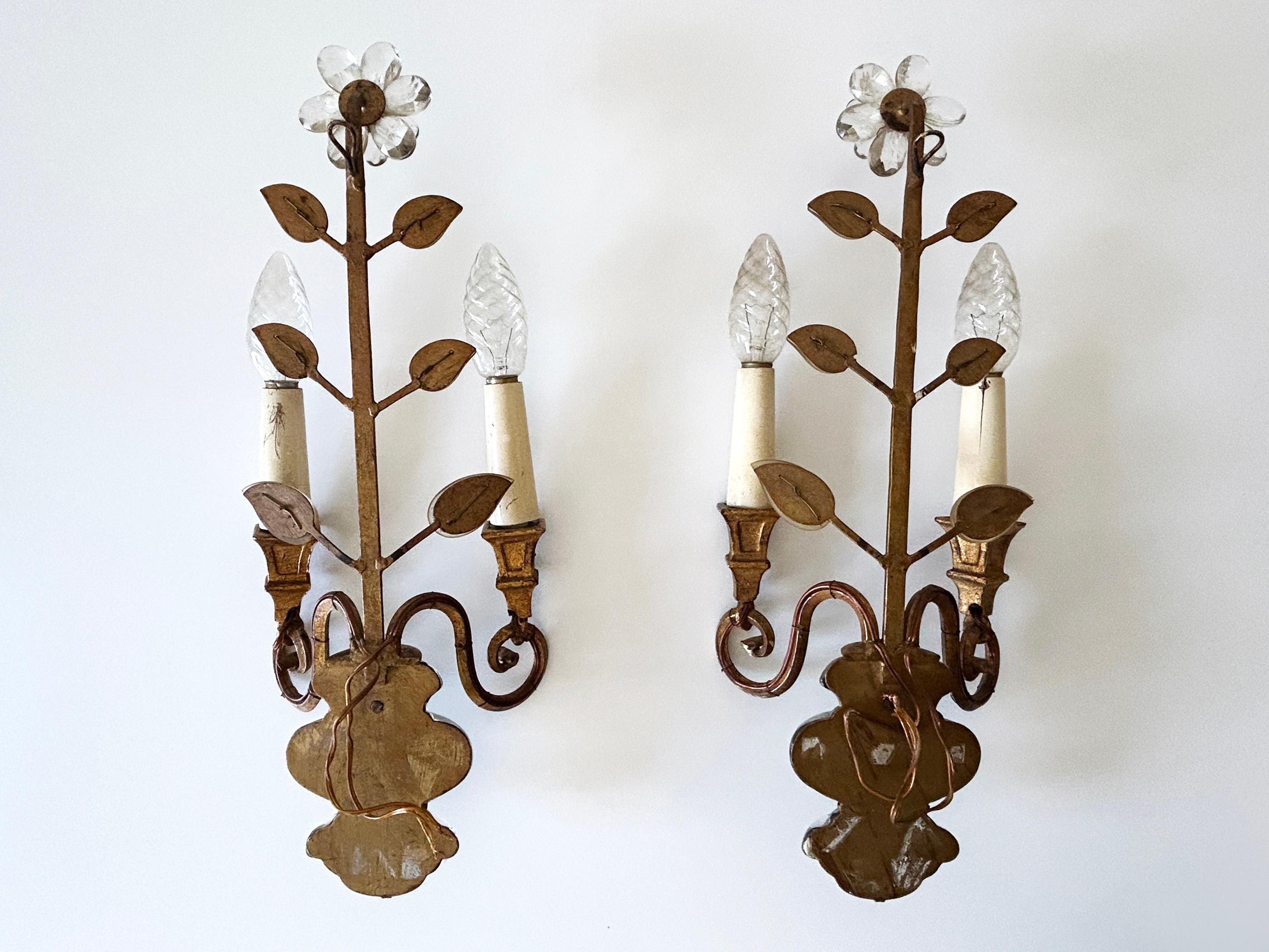 Set di due lampade da parete o scendiletto in cristallo e metallo dorato Banci Firenze 1960s Italia in vendita 12