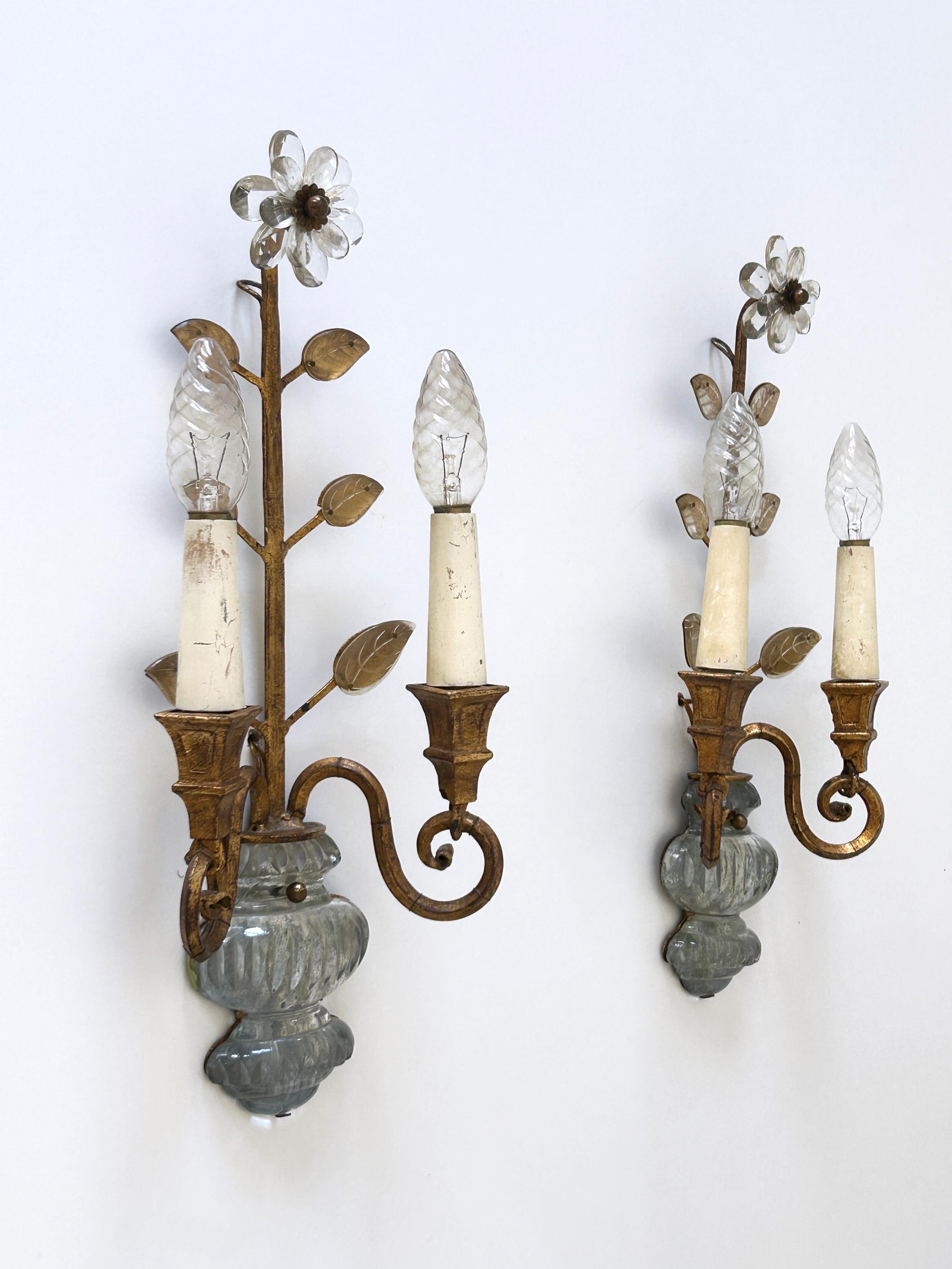 Set di due lampade da parete o scendiletto in cristallo e metallo dorato Banci Firenze 1960s Italia In condizioni buone in vendita a Munich, DE