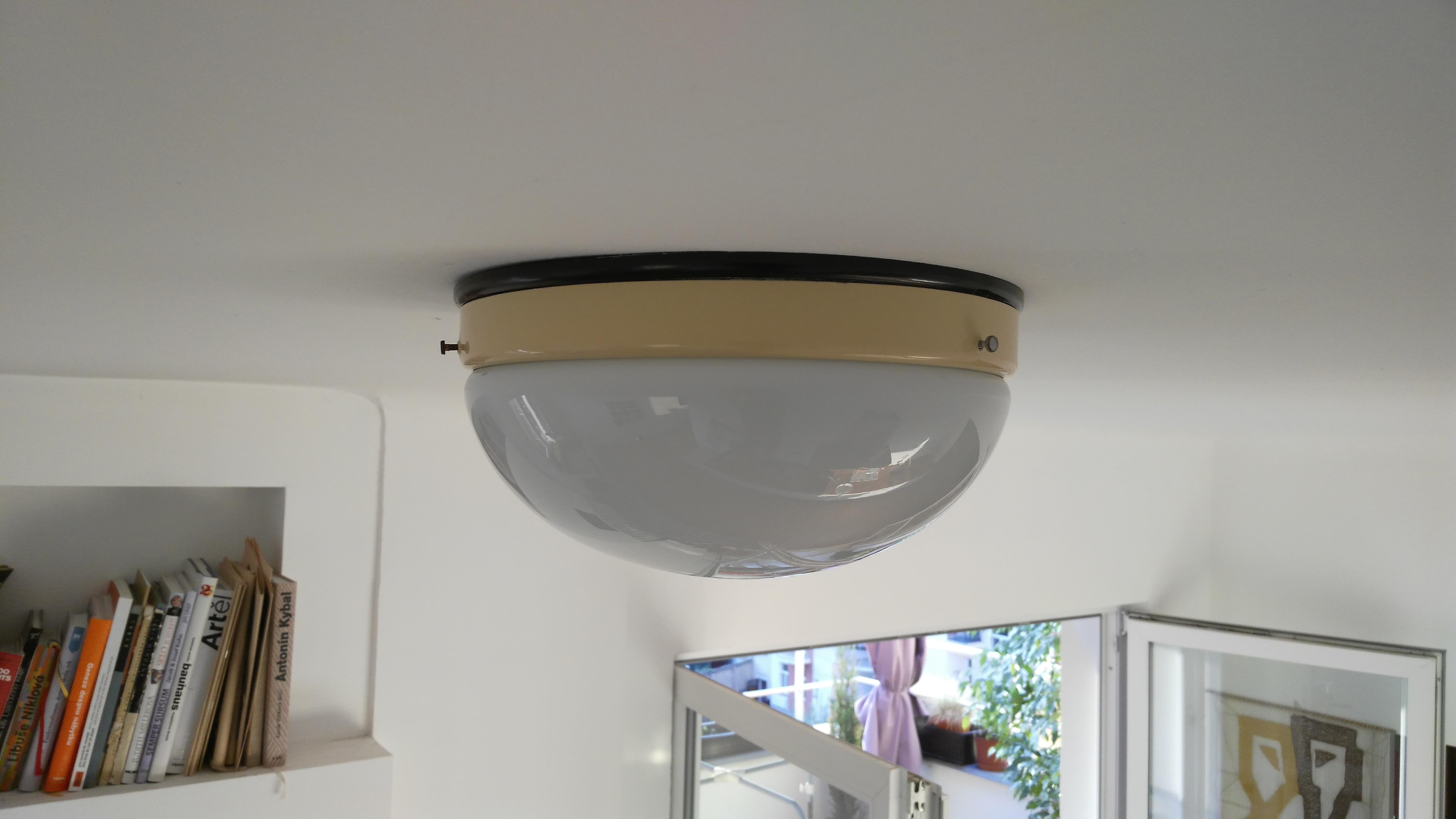 Set di due lampade da soffitto Bauhaus, anni '40 In condizioni buone in vendita a Praha, CZ