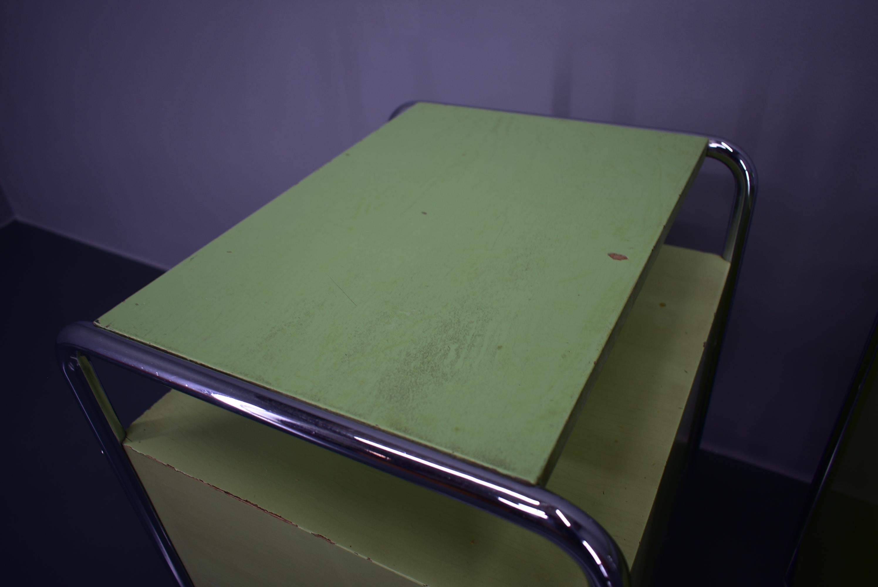 Ensemble de deux tables de nuit Bauhaus par Vichr & Co, années 1930 en vente 6