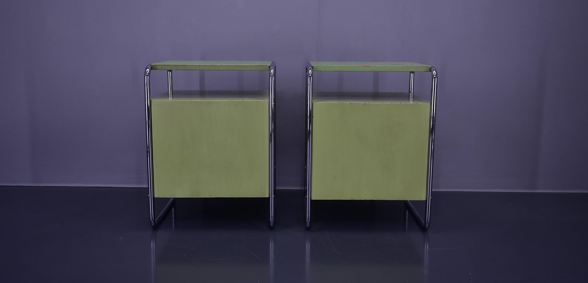 Ensemble de deux tables de nuit Bauhaus par Vichr & Co, années 1930 en vente 7
