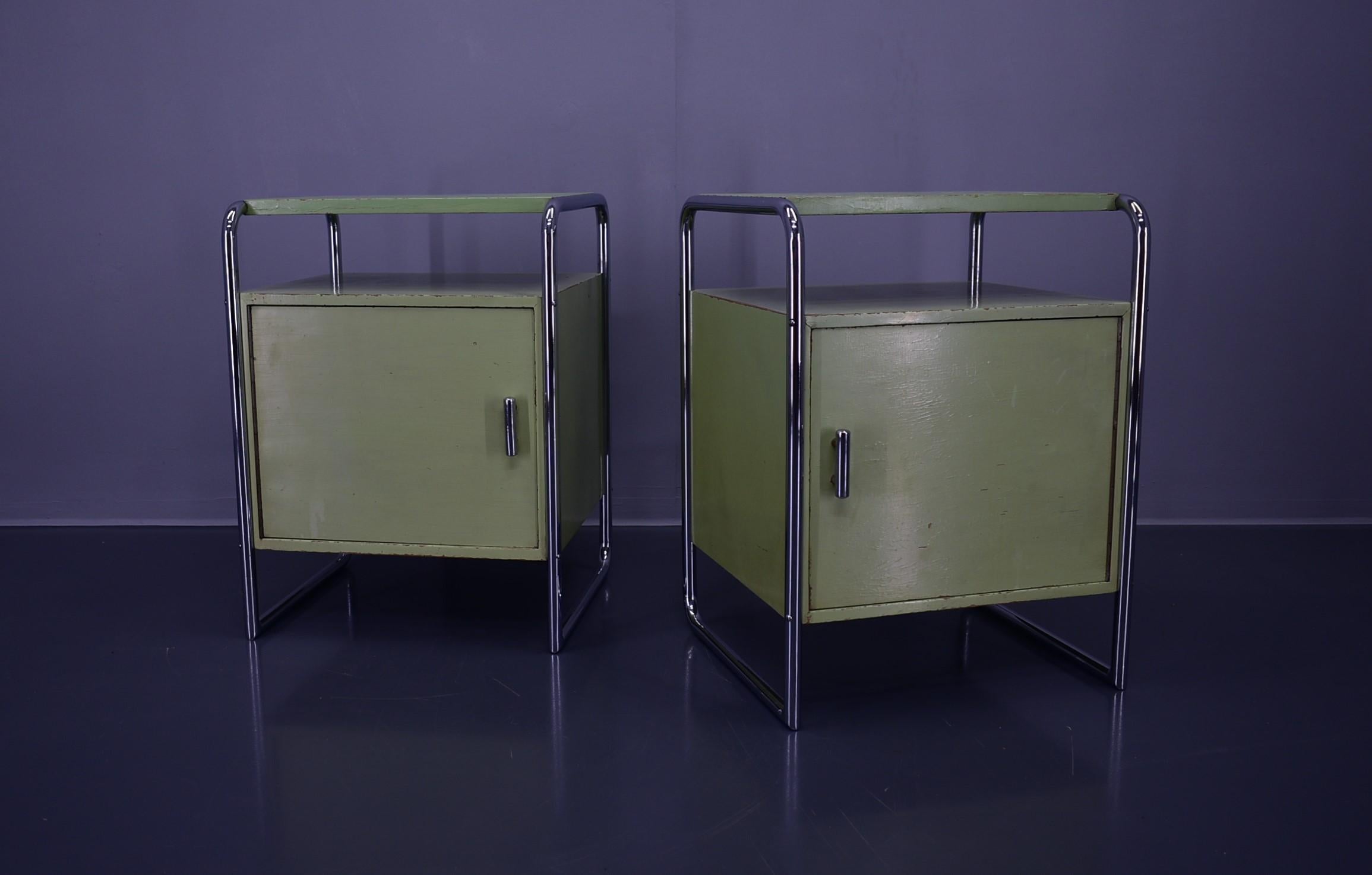 Ensemble de deux tables de nuit Bauhaus par Vichr & Co, années 1930 en vente 14