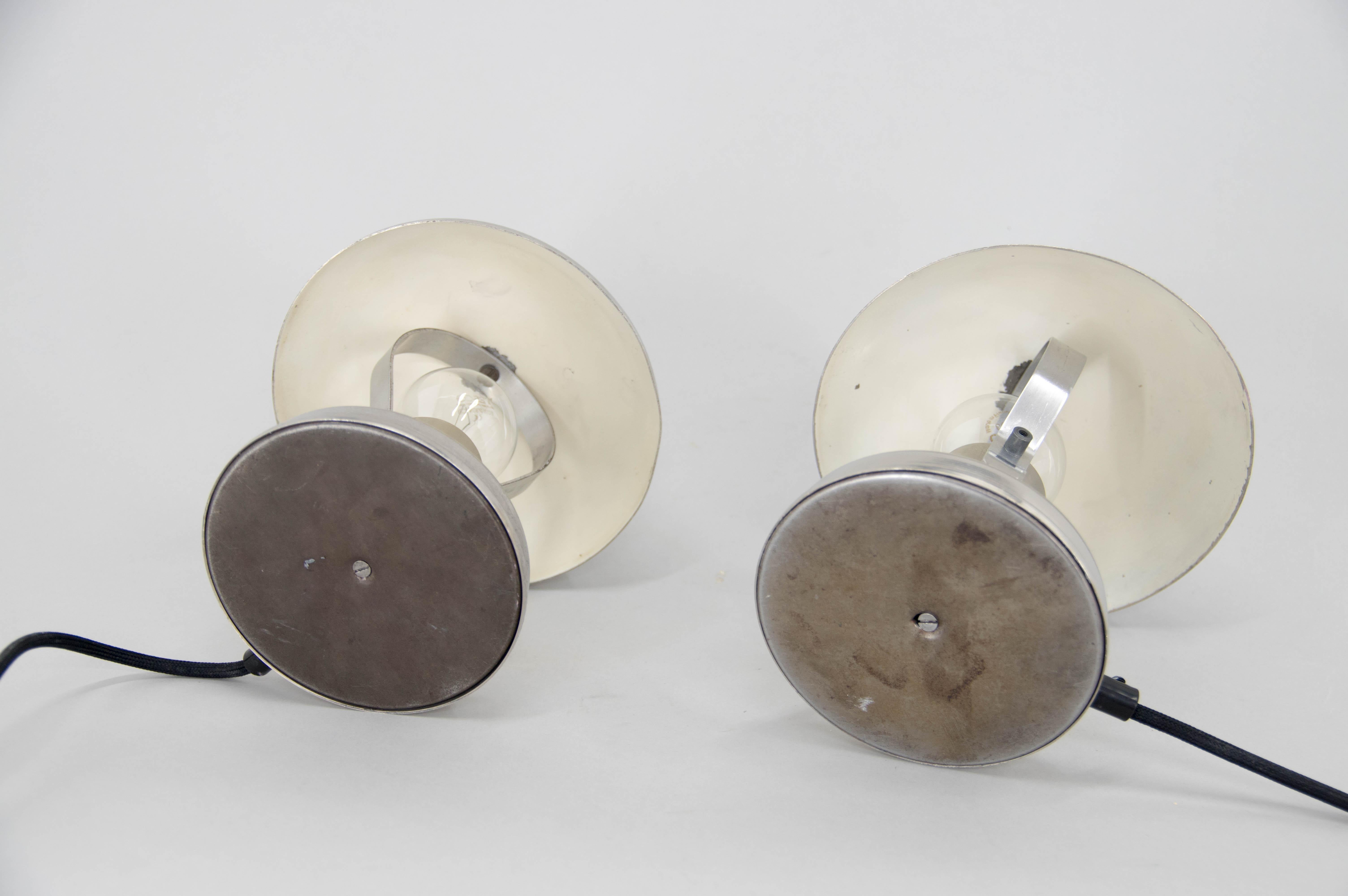 Satz von zwei Bauhaus-Tischlampen, 1930er Jahre im Angebot 1