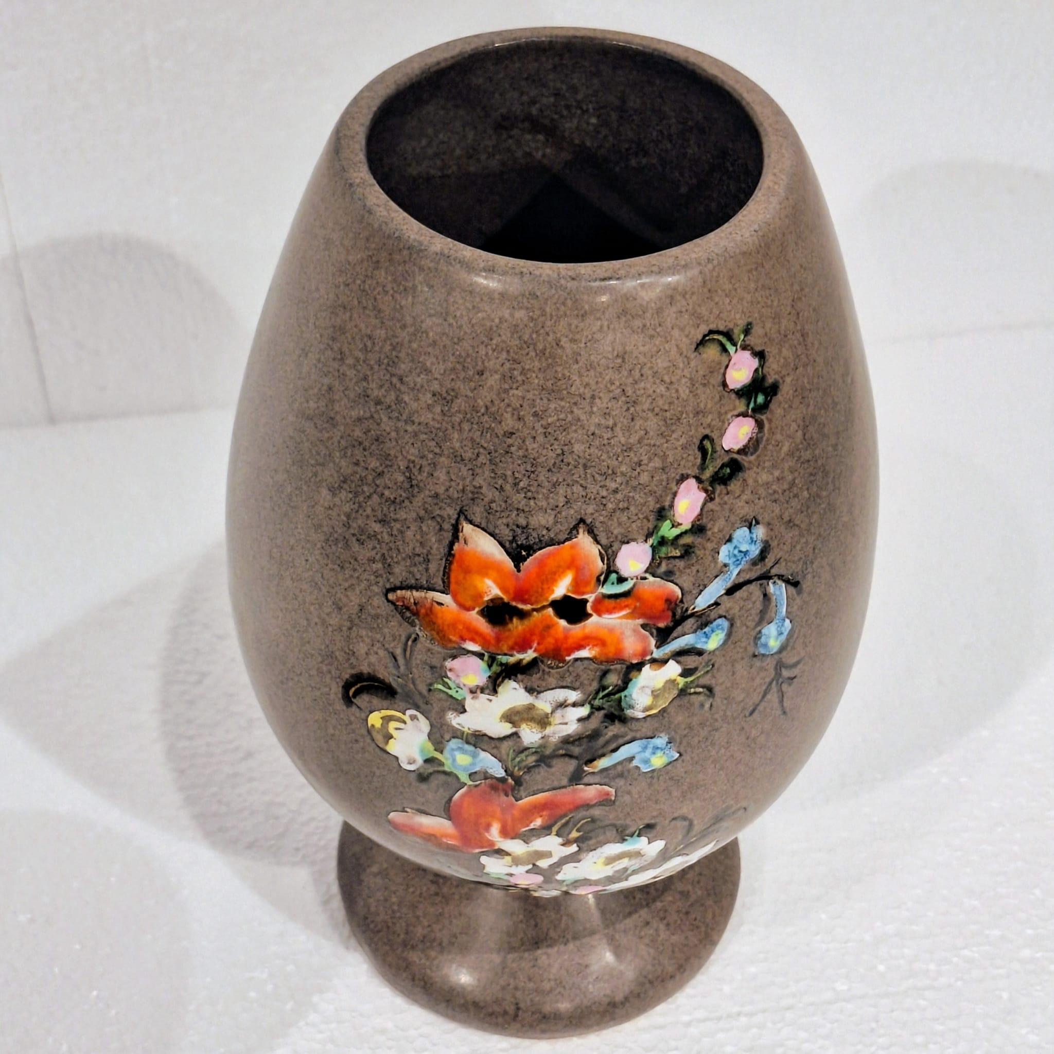 Set of two beautiful ceramic vases from Vallauris For Sale 3