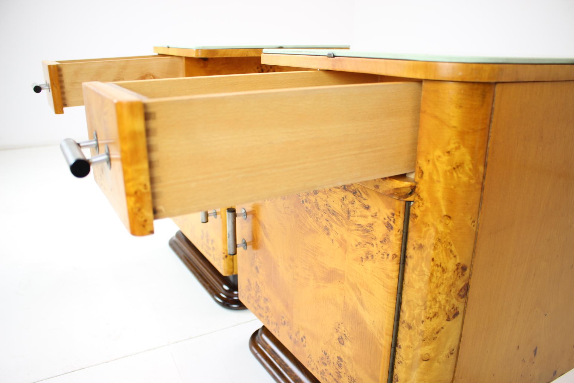 Set of Two Bedside Tables Designed by Jindřich Halabala for UP Závody, 1950's For Sale 8