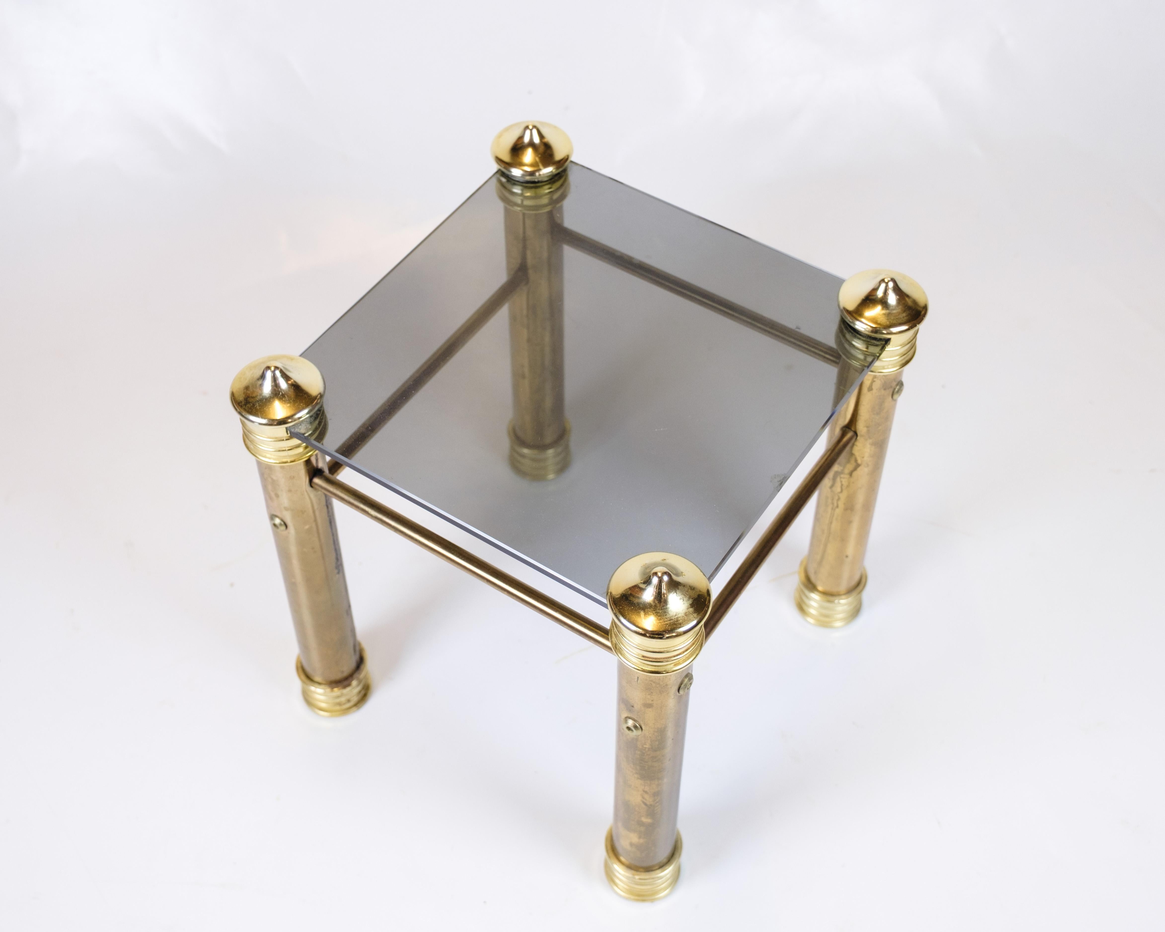 Set Of Two Bedside Tables In Vintage Style With Brass Legs & Black Glass Top For Sale 3