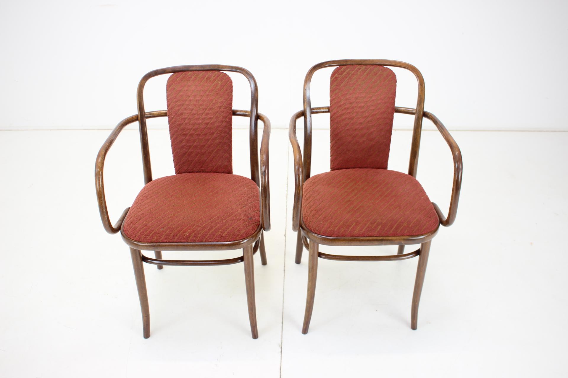 Mid-Century Modern Set of Two Bentwood Chairs, Ton 1989 For Sale