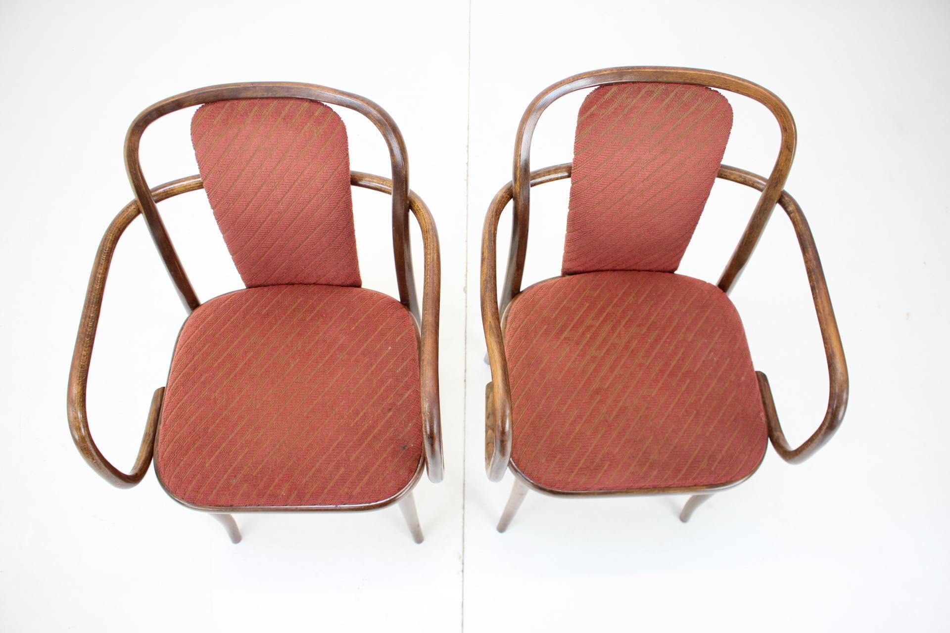 Czech Set of Two Bentwood Chairs, Ton 1989 For Sale