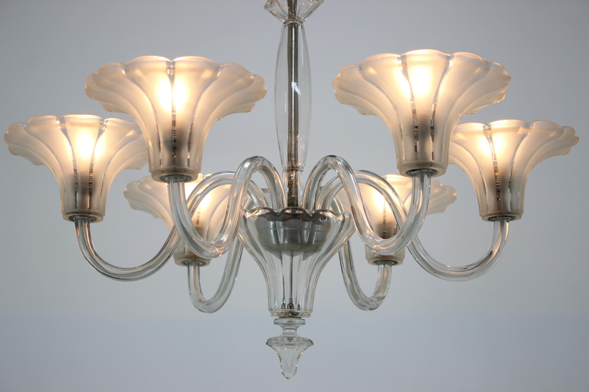 - Perfette condizioni originali
- Nuova elettricità,
- circa anni '20.