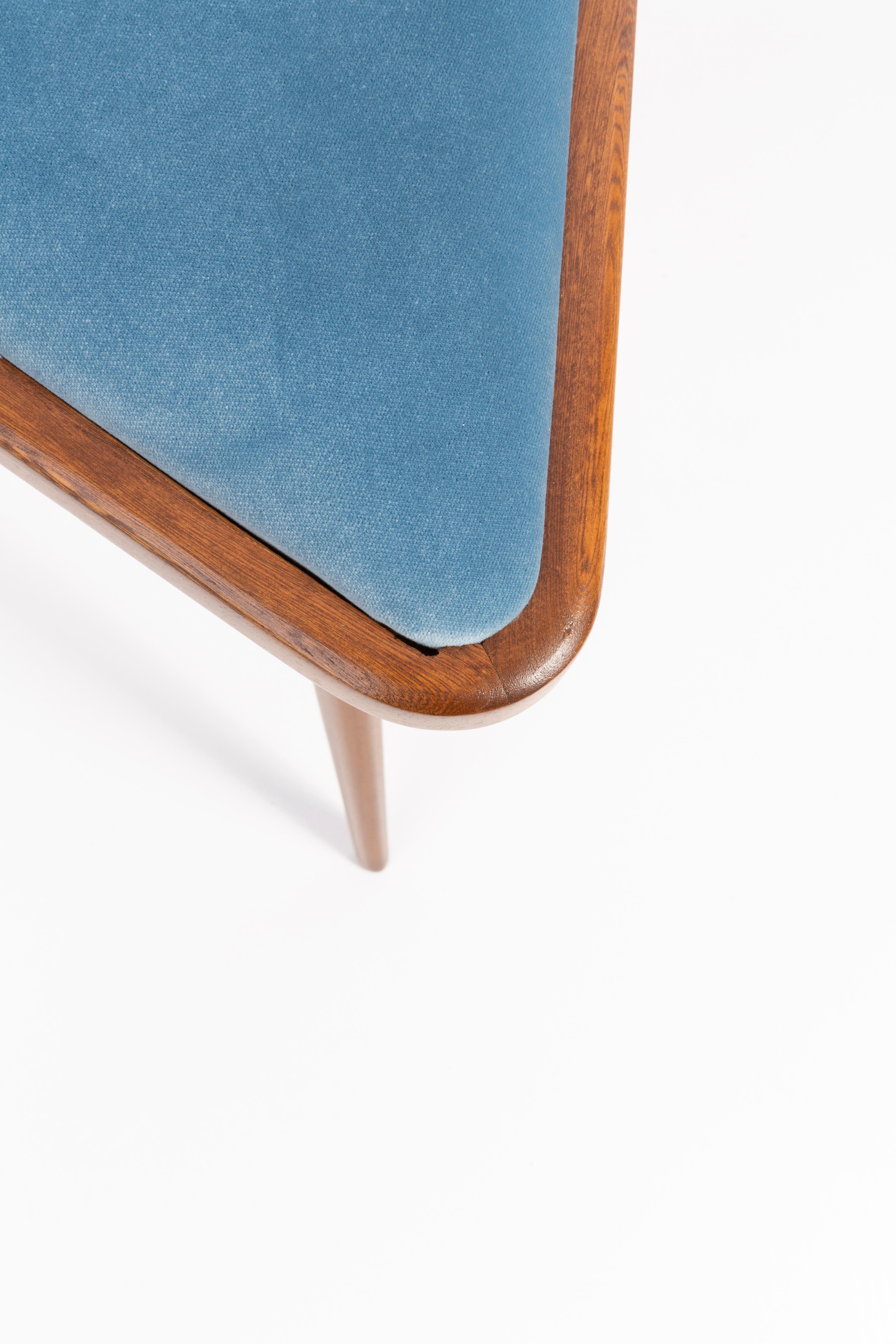 Mid-Century Modern Ensemble de deux tabourets en velours noir et bleu du XXe siècle, 1960 en vente