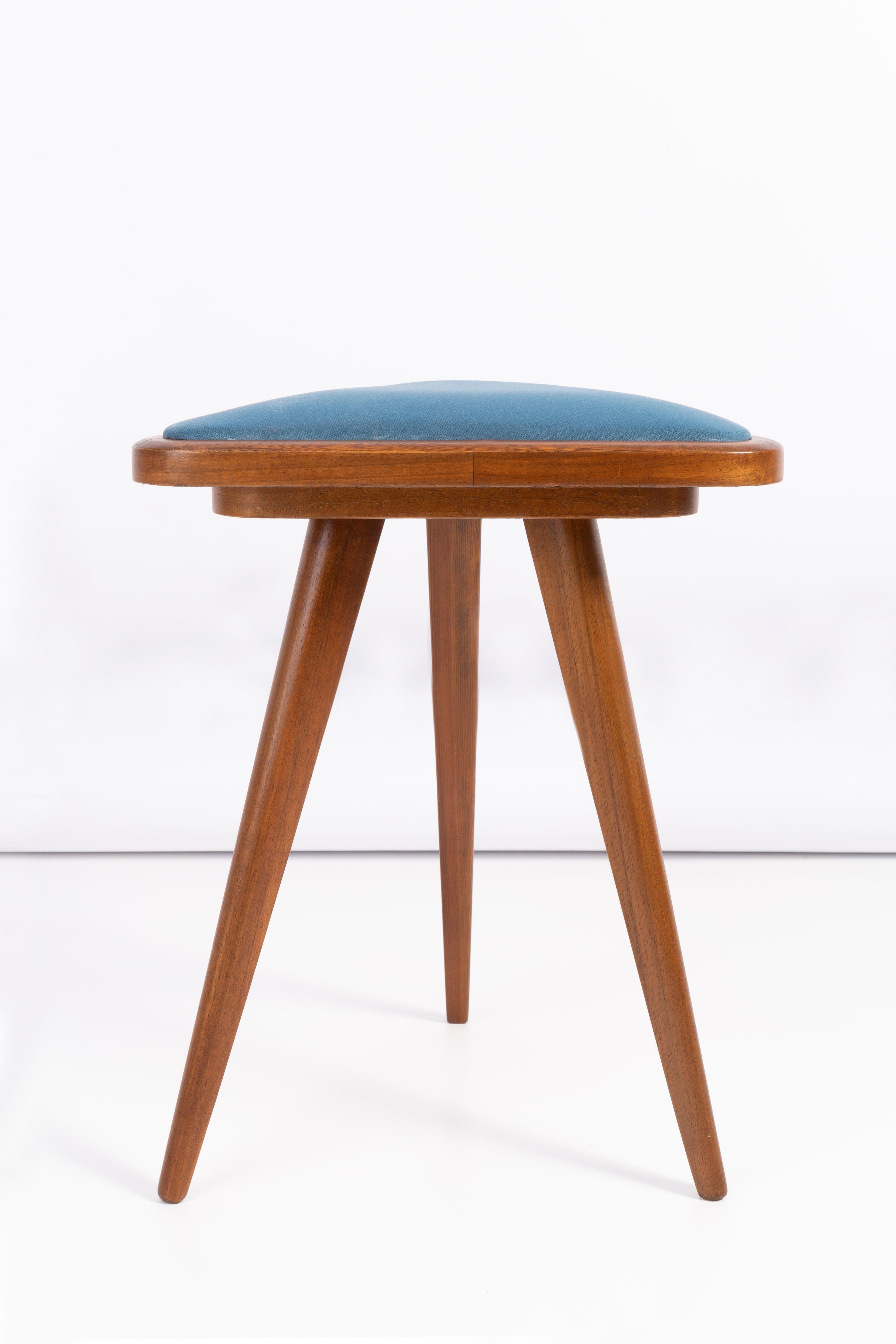 Ensemble de deux tabourets en velours noir et bleu du XXe siècle, 1960 Excellent état - En vente à 05-080 Hornowek, PL