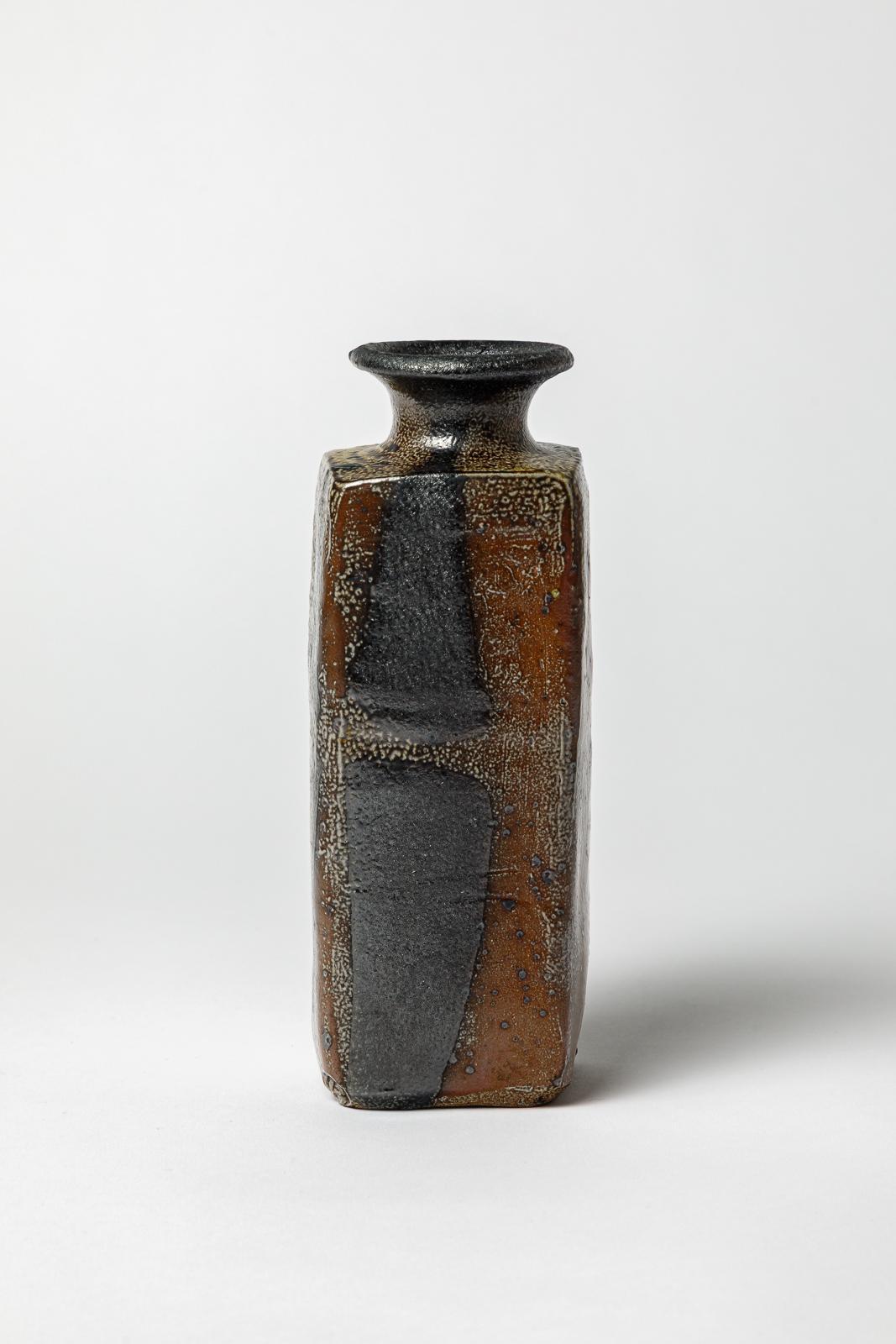 Gustave Tiffoche

Satz von zwei Keramikvasen aus Steingut des 20.

Schwarz und braun abstrakt geometrci Keramik Glasuren Dekoration

Signiert an der Basis

Datiert 1984

Original perfekter Zustand

Auf der linken Seite
Höhe 20 cm
Groß 7 cm

Auf der