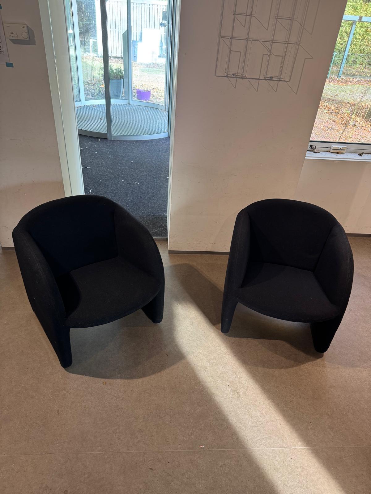 Mid-Century Modern Set de deux Artifort Ben noirs en vente