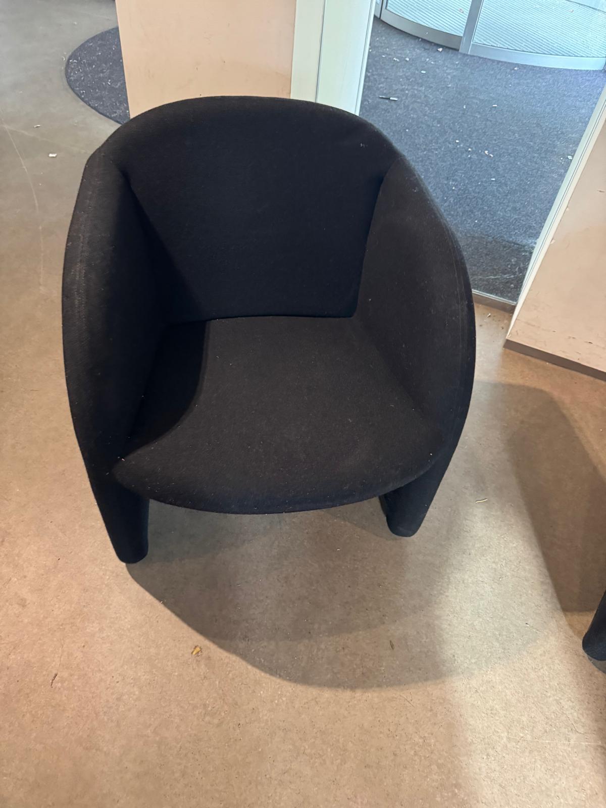 Néerlandais Set de deux Artifort Ben noirs en vente