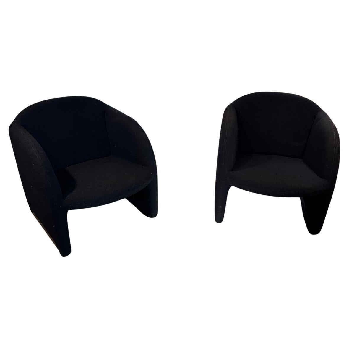 Deux magnifiques Artifort Ben avec leur sellerie d'origine.

Conçu par Pierre Paulin.

Marque du fabricant présente !


