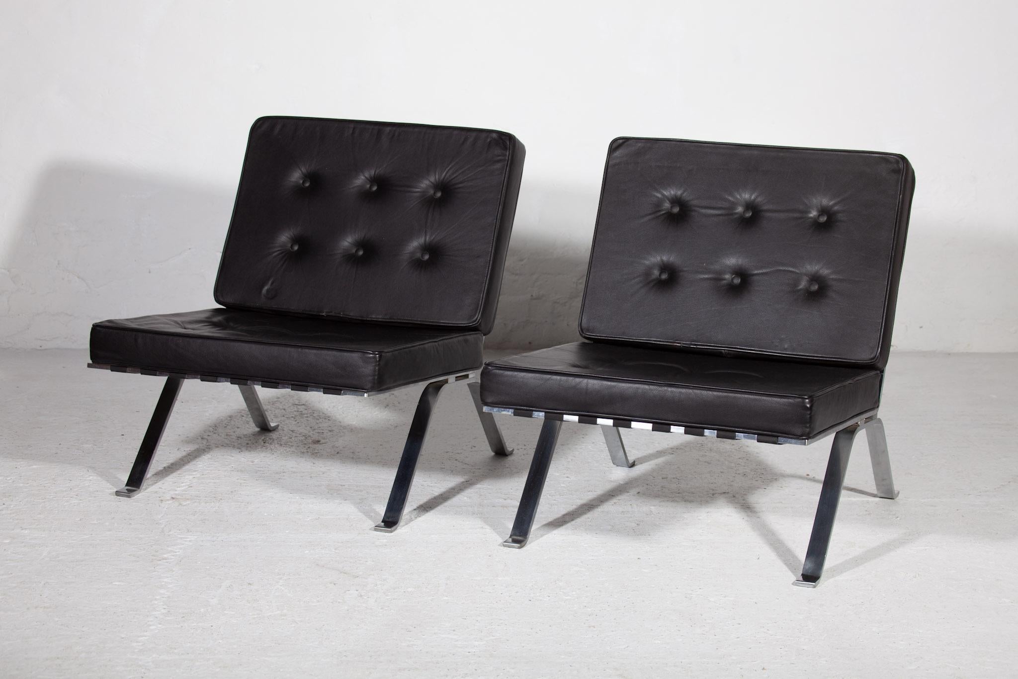 Mid-Century Modern Set of Two Black Leather Lounge Chairs by Hans Eichenberger for Girsberg, 1966
