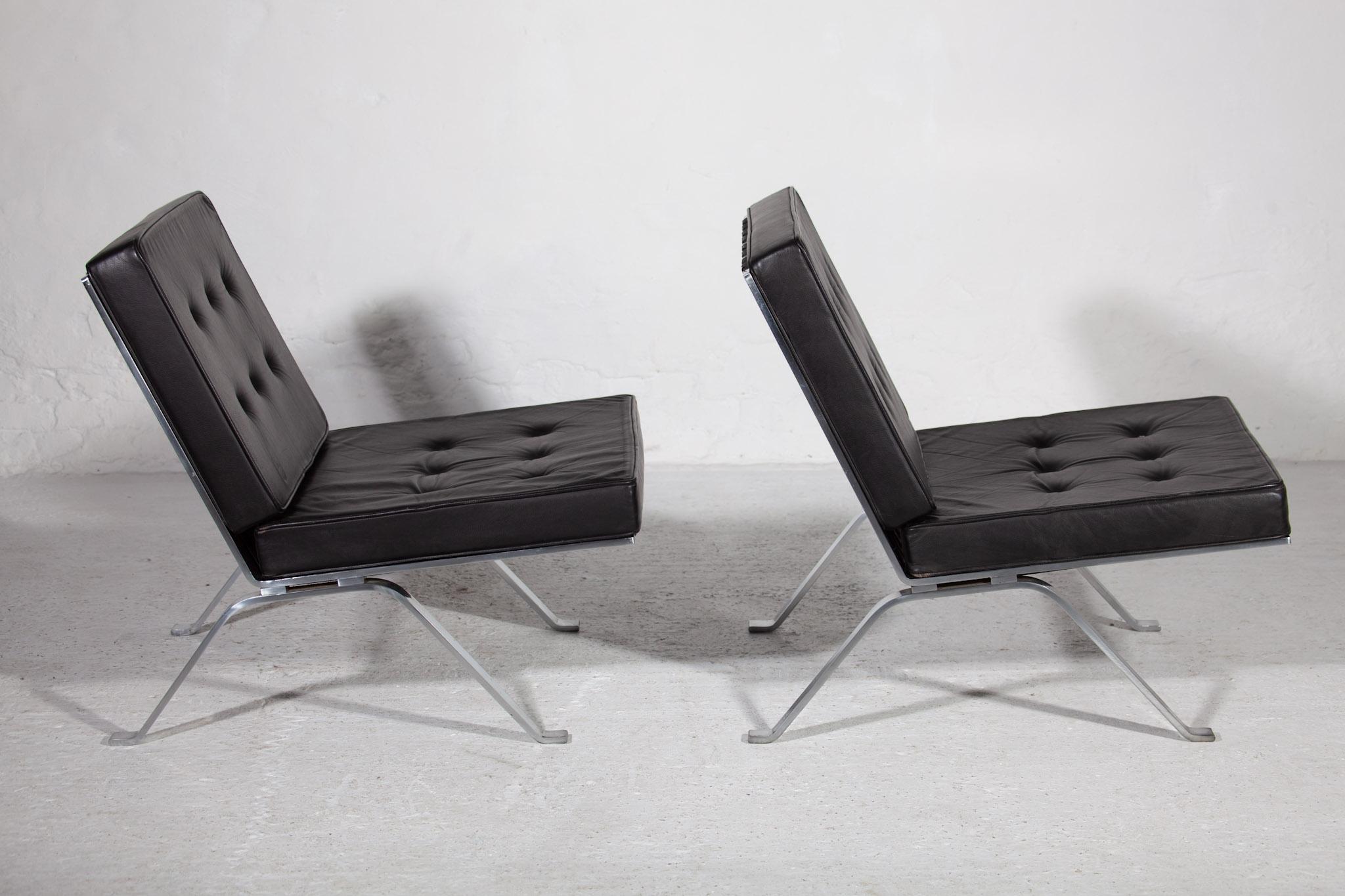 Set of Two Black Leather Lounge Chairs by Hans Eichenberger for Girsberg, 1966 In Good Condition In Antwerp, BE