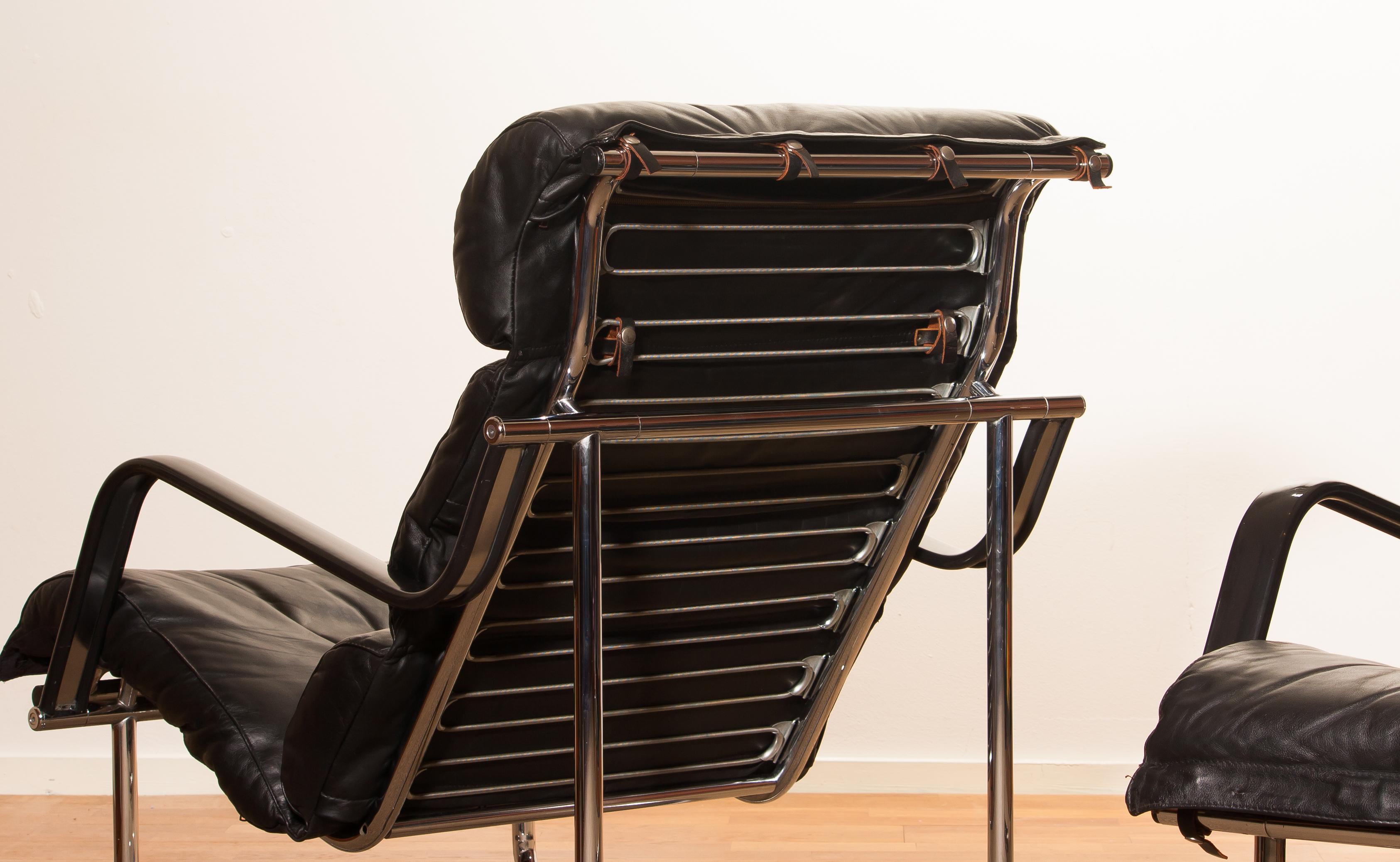 Late 20th Century Set of Two Black Leather Lounge Chairs by Yrjö Kukkapuro 