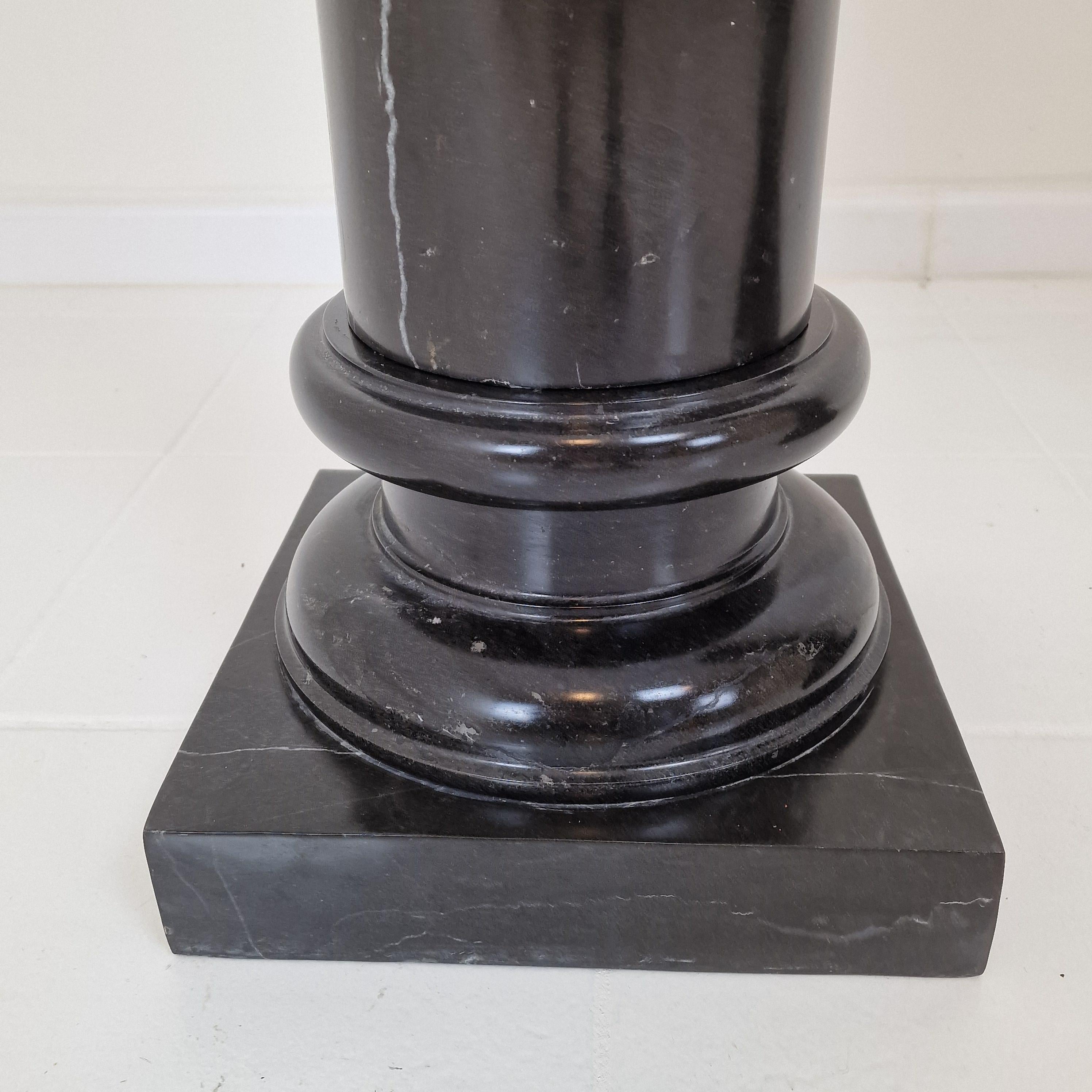 Set of two Black Pedestals in Belgium Hard-stone For Sale 6