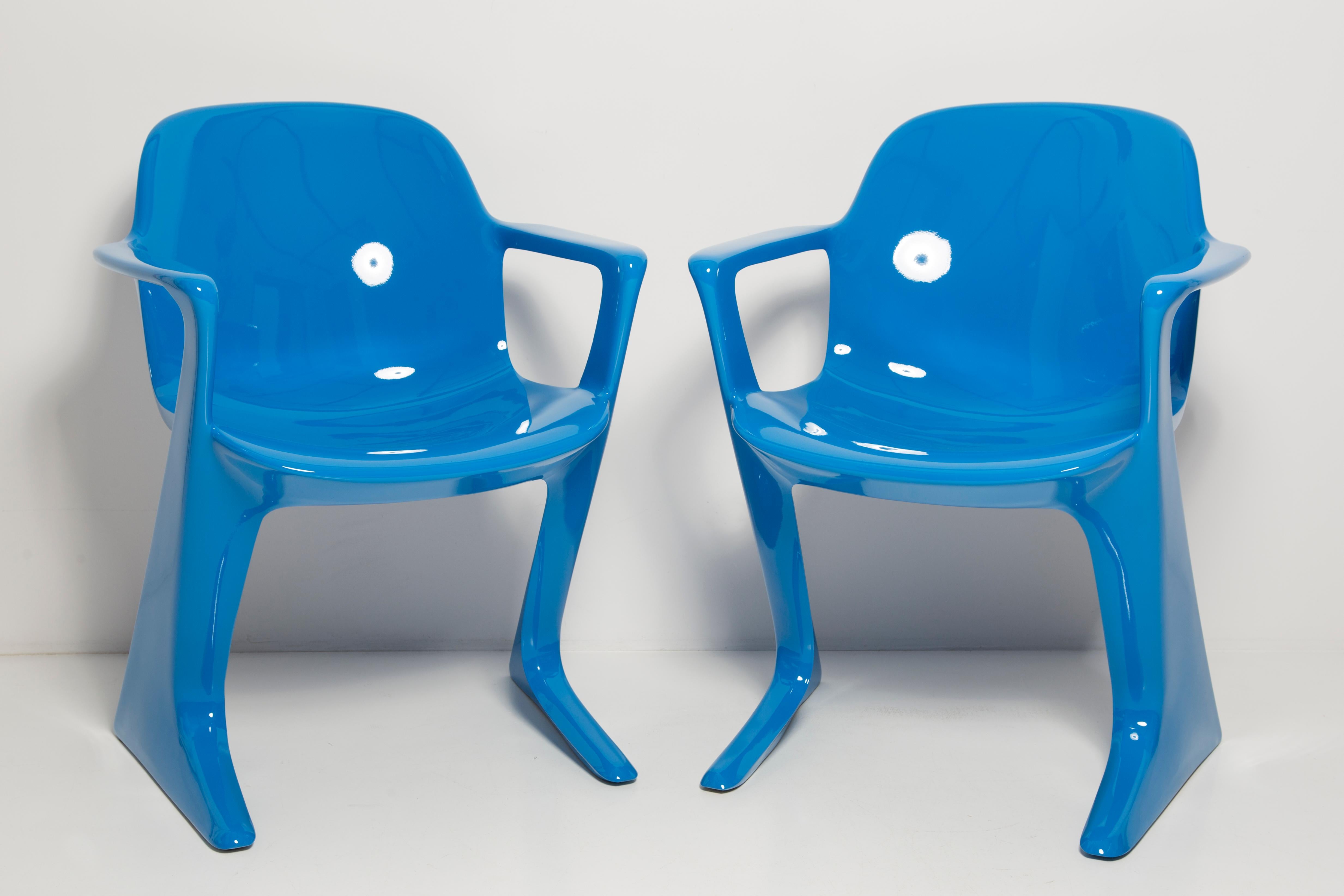 Mid-Century Modern Set of Two Blue Kangaroo Chairs Designed by Ernst Moeckl, Germany, 1968 For Sale