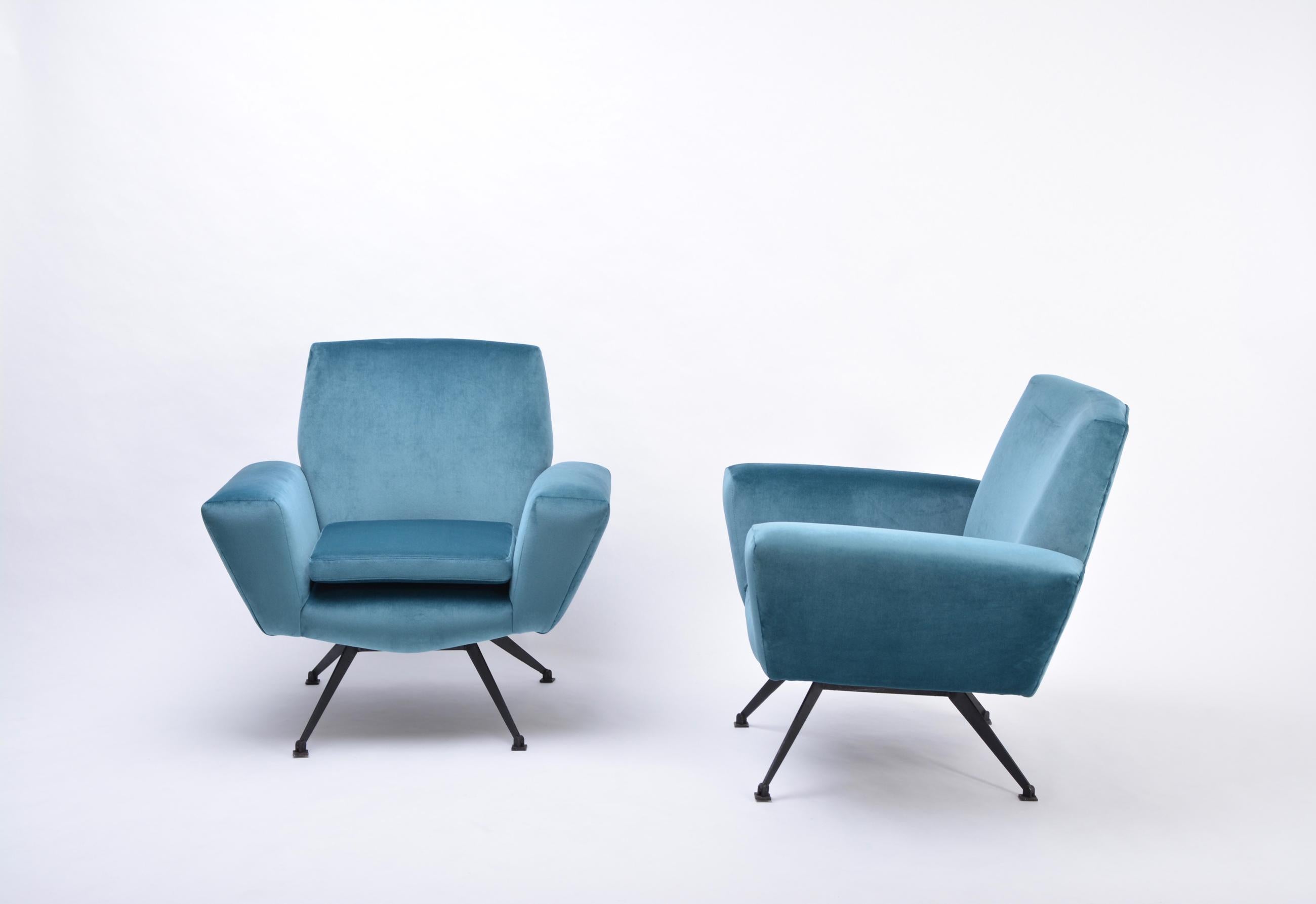 Metal Set of Two Blue Reupholstered Italian Mid-Century Modern Lounge Chairs by Lenzi