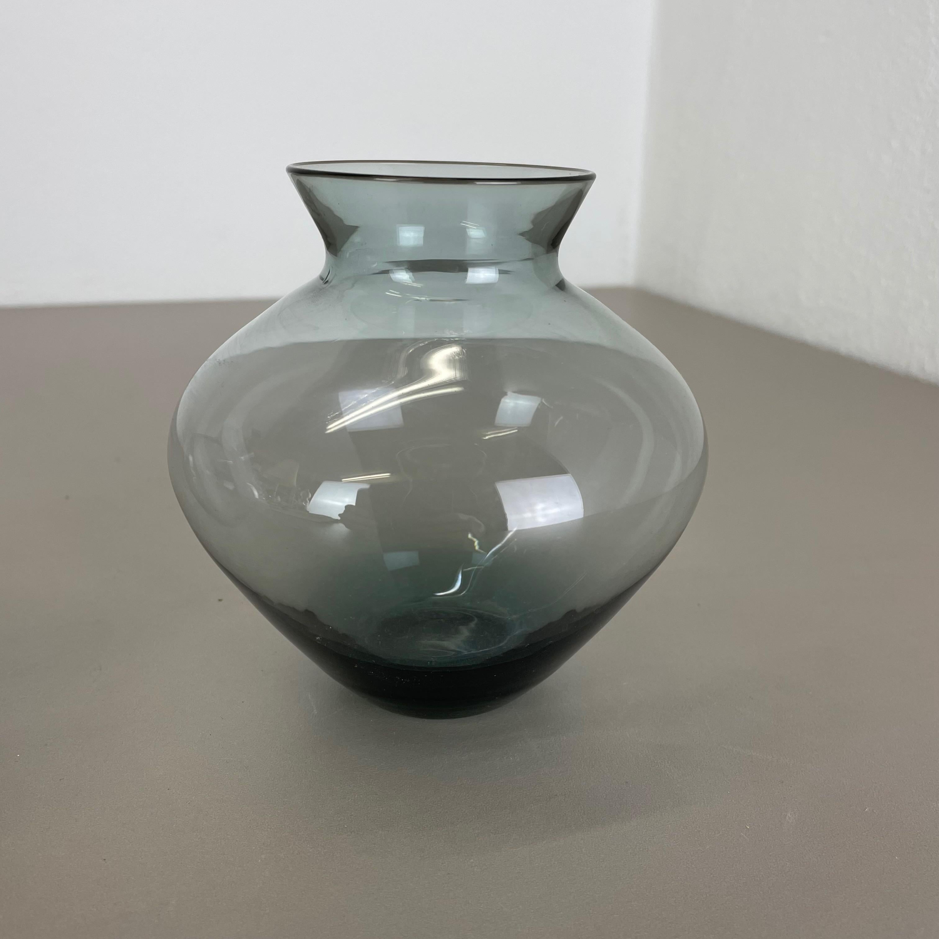Ensemble de deux vases en forme de cœur en turmaline de couleur bleue de Wilhelm Wagenfeld pour WMF, années 1960 en vente 4