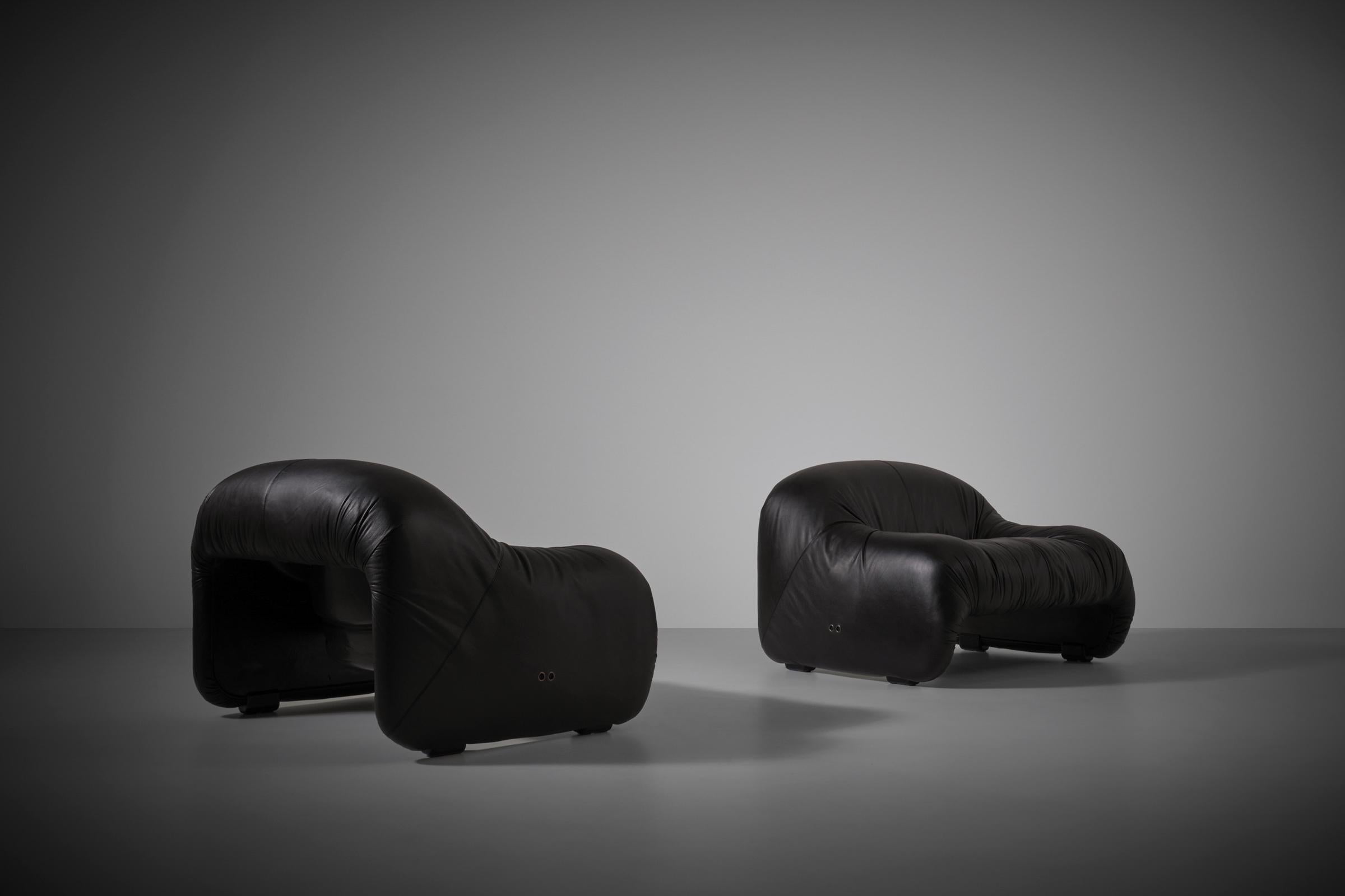Set of two ‘Bonanza’ lounge chairs by Tobia Scarpa, Italy 1968 In Good Condition In Rotterdam, NL