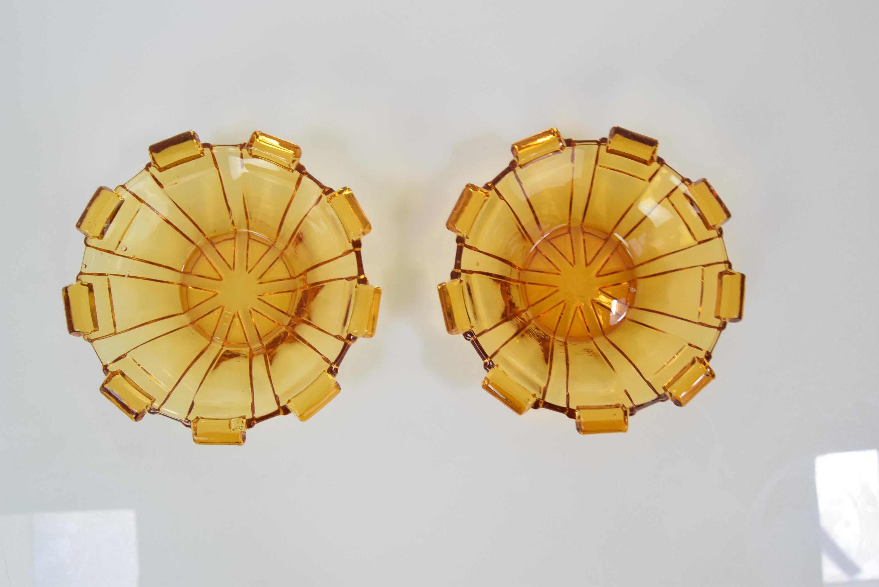 Vetro artistico Set di due ciotole/Bohemia Glass, 1950´S in vendita