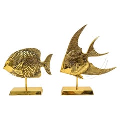 Ensemble de deux sculptures de poissons en laiton par Sarried