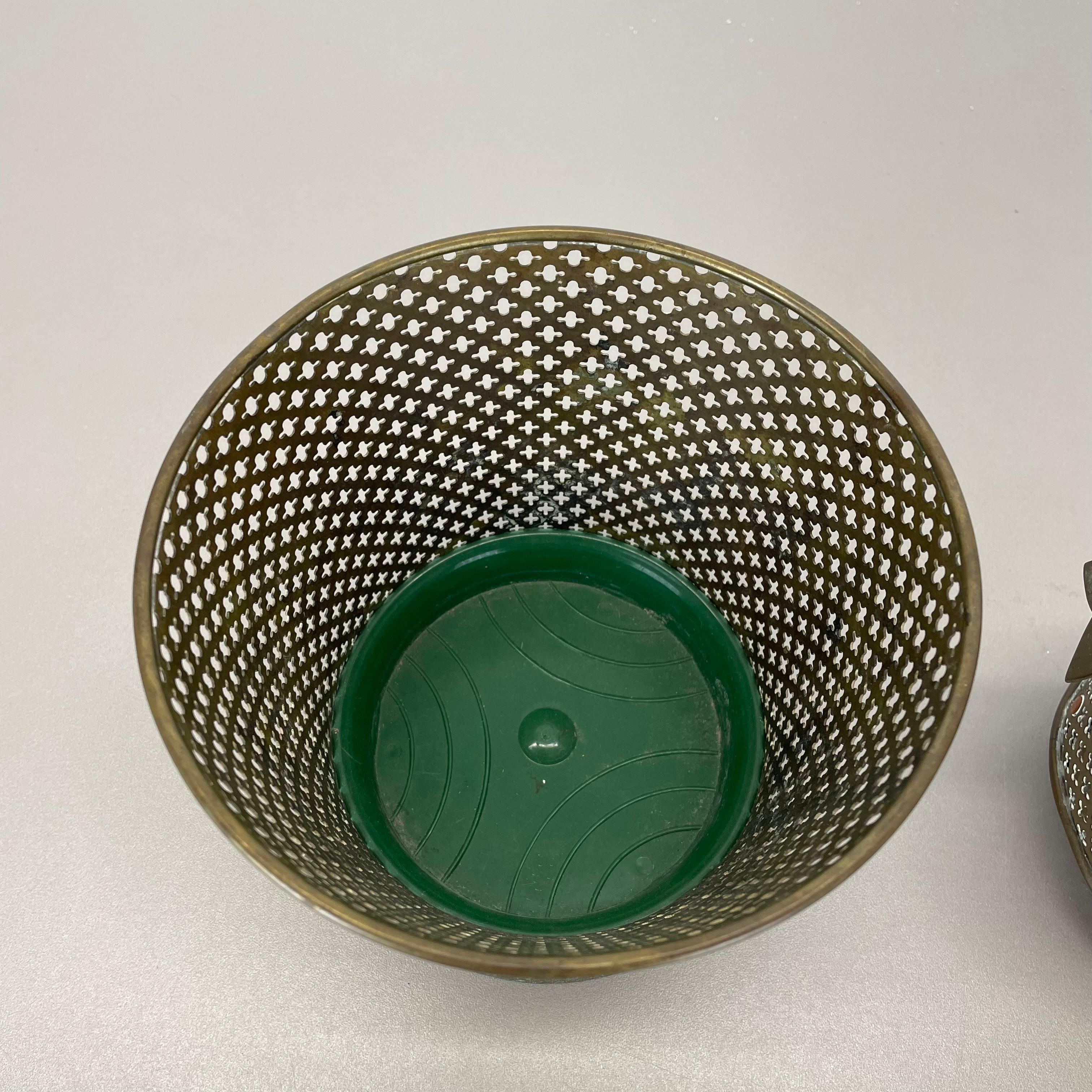 XX secolo Set di due portavasi in ottone di Mathieu Mategot Attr., Francia, anni '50 in vendita