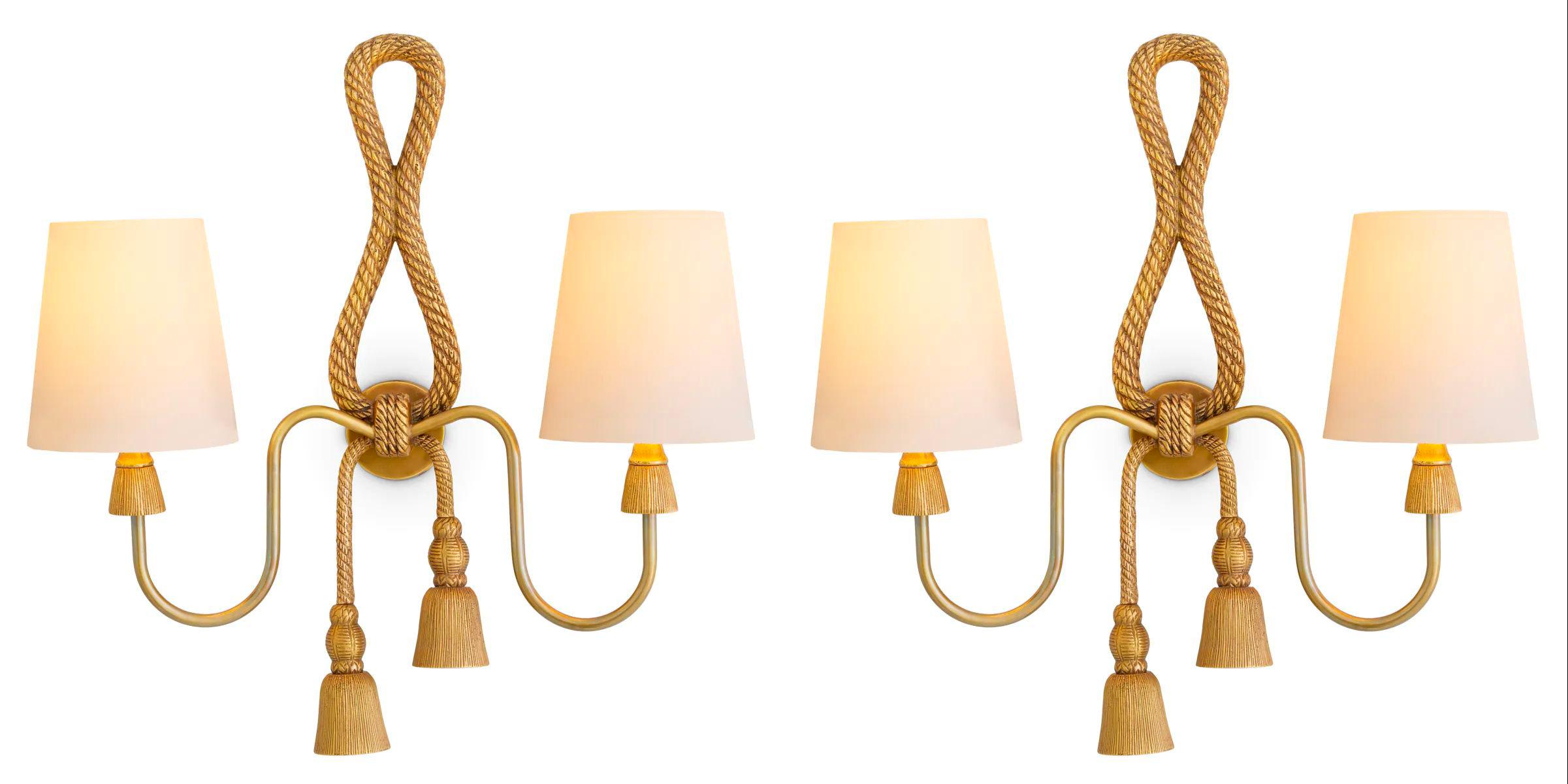 Set of Two Brass Wall Lamp with Hand-Cast Details im Angebot 3