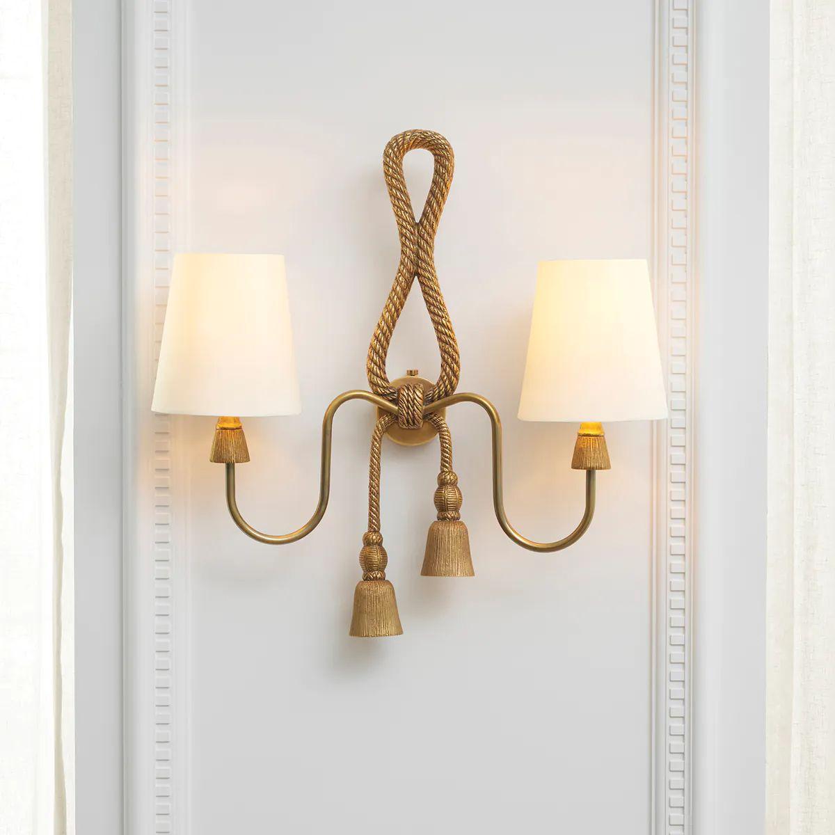 Set of Two Brass Wall Lamp with Hand-Cast Details (Moderne) im Angebot