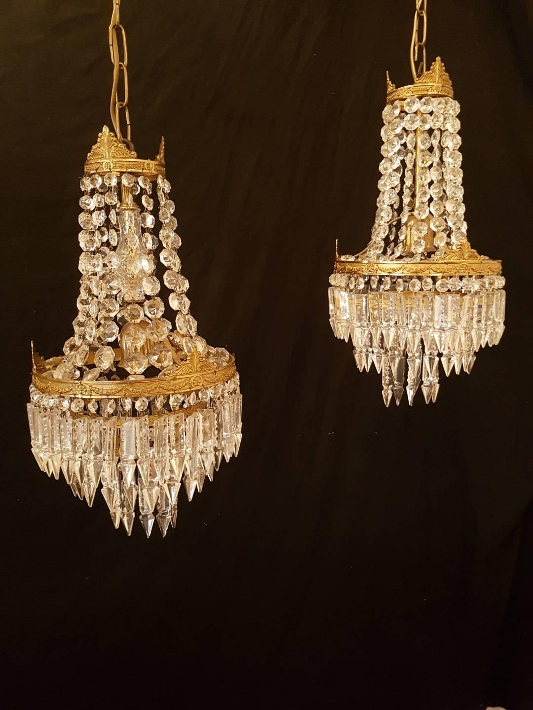 Set of Two Bronze and Crystal Chandeliers in Sac a Perle Style For Sale 1