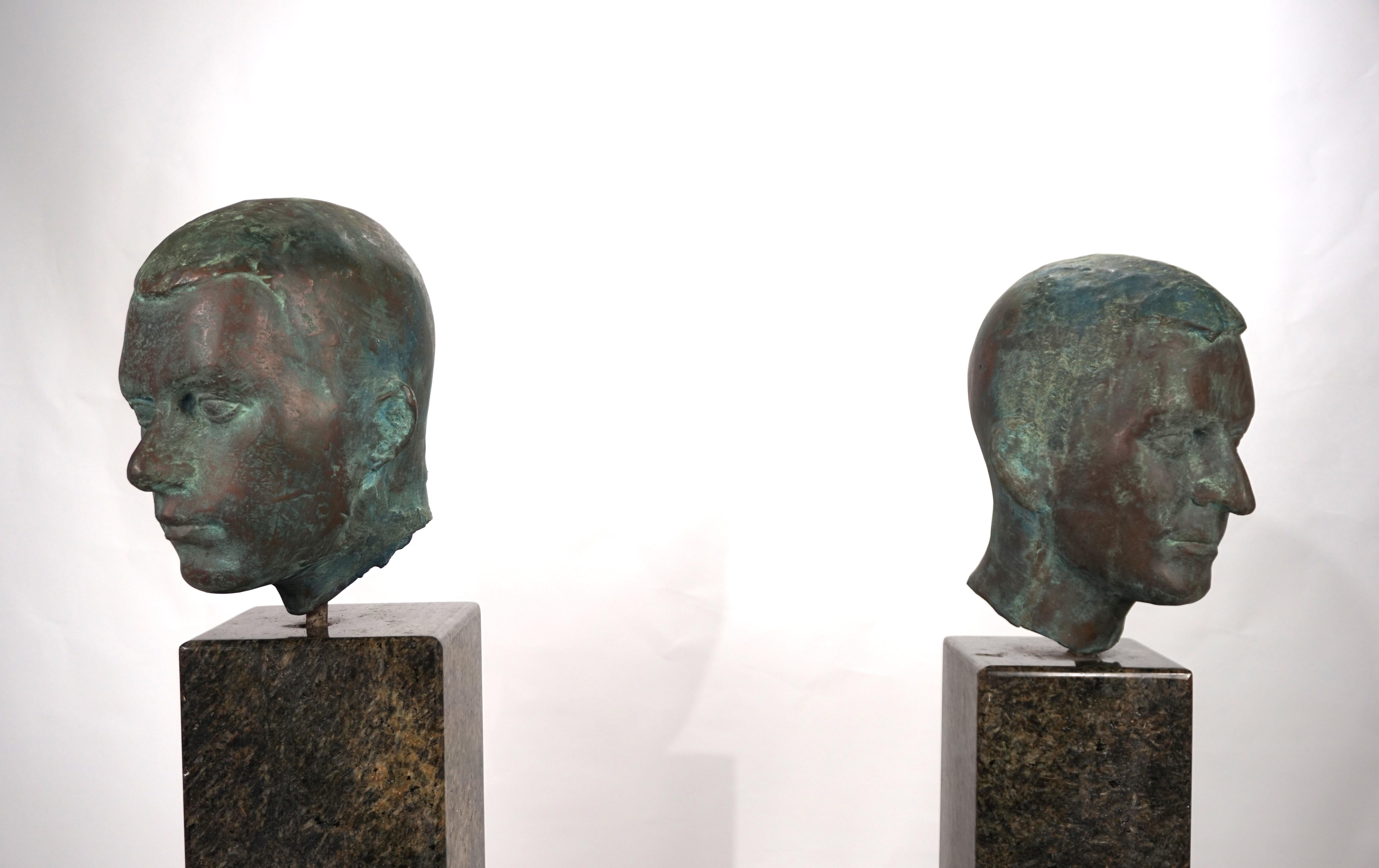 Bauhaus Set di due busti in bronzo su stele di granito di un allievo di Georg Kolbe, 1925 in vendita