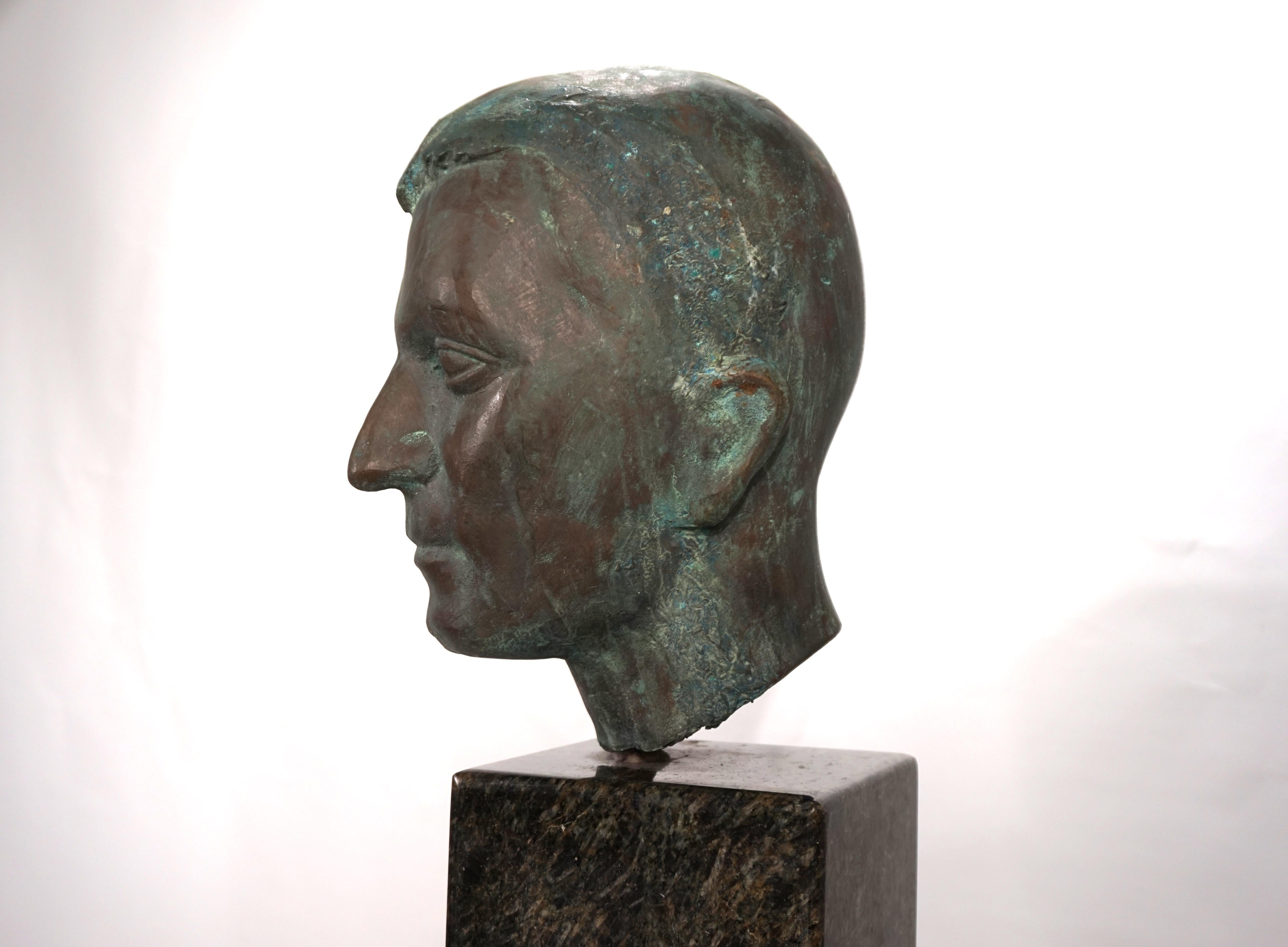 Set di due busti in bronzo su stele di granito di un allievo di Georg Kolbe, 1925 In condizioni buone in vendita a Ludwigslust, DE