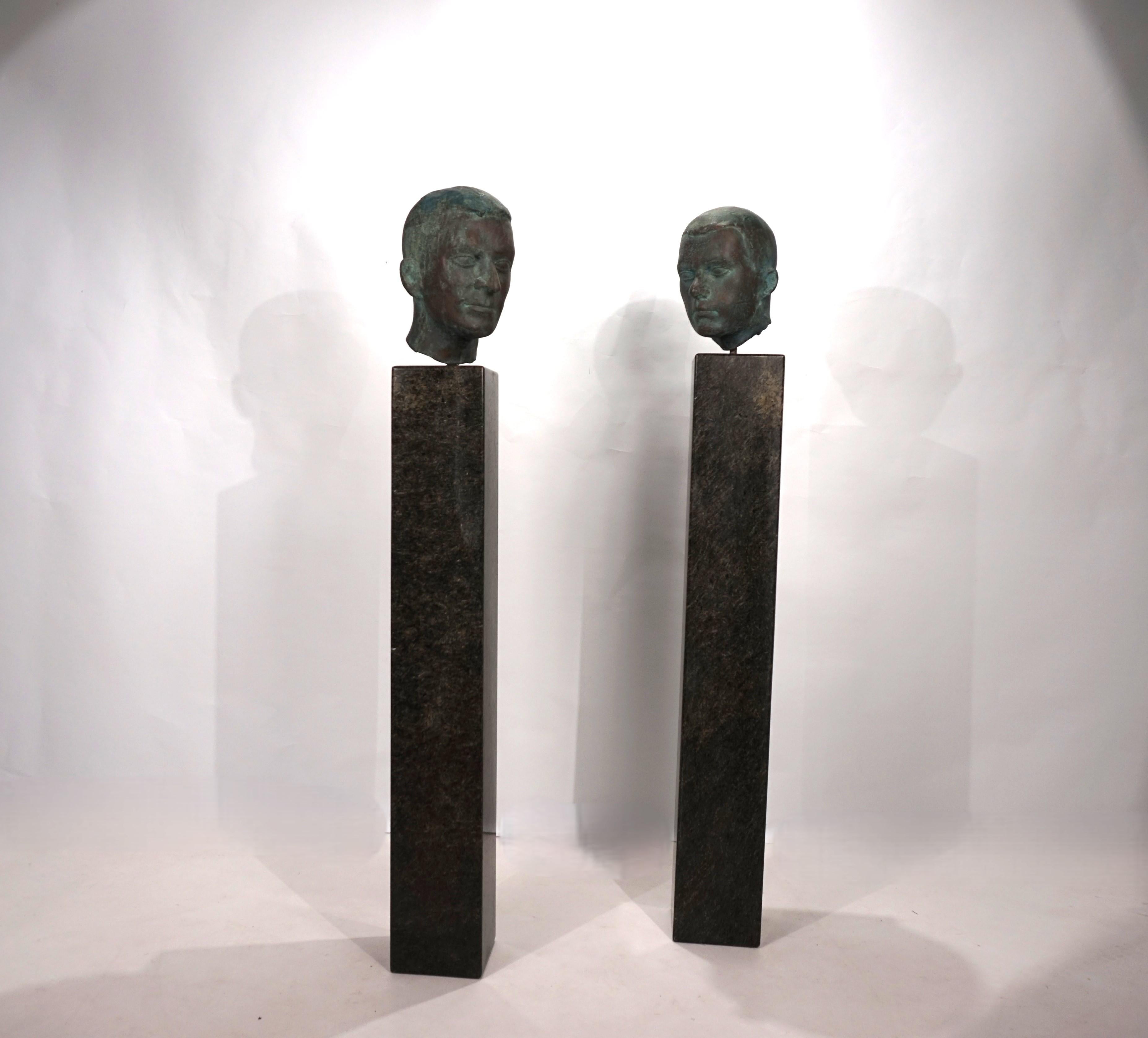 Set di due busti in bronzo su stele di granito di un allievo di Georg Kolbe, 1925 in vendita 2