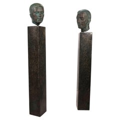 Set di due busti in bronzo su stele di granito di un allievo di Georg Kolbe, 1925
